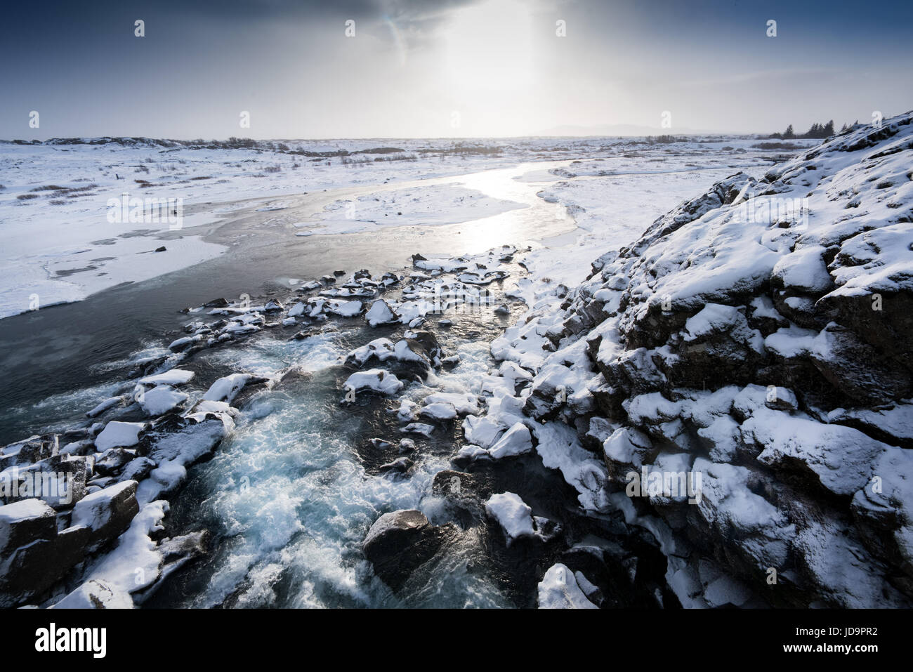 Le formazioni rocciose, congelati stream e paesaggi innevati, Islanda, l'Europa. Natura Islanda 2017 freddo inverno Foto Stock