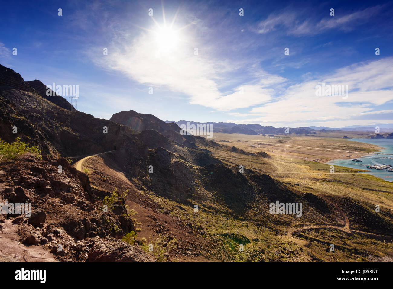 Scena della montagna in condizioni di luce solare intensa, Nevada, Stati Uniti d'America. Foto Stock