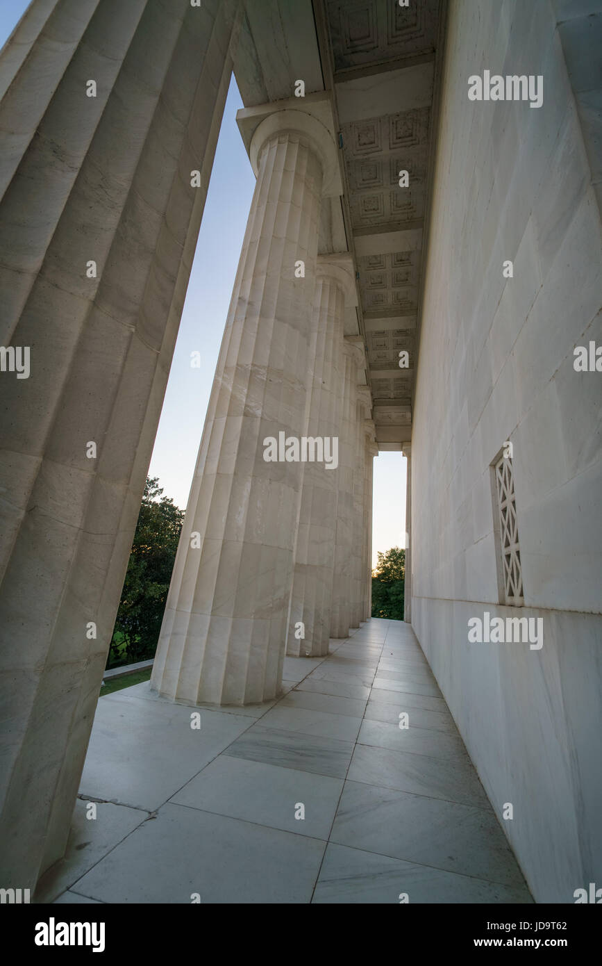 Colonne bianche del Lincoln Memorial, Washington DC, Stati Uniti d'America. capitale Washington usa 2016 caduta Foto Stock