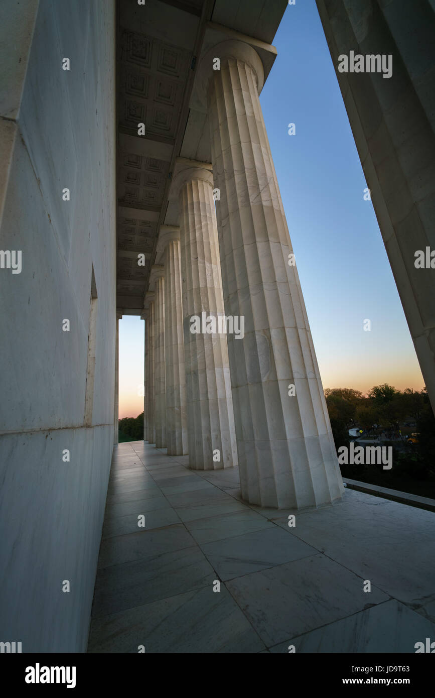 Colonne bianche del Lincoln Memorial, Washington DC, Stati Uniti d'America. capitale Washington usa 2016 caduta Foto Stock