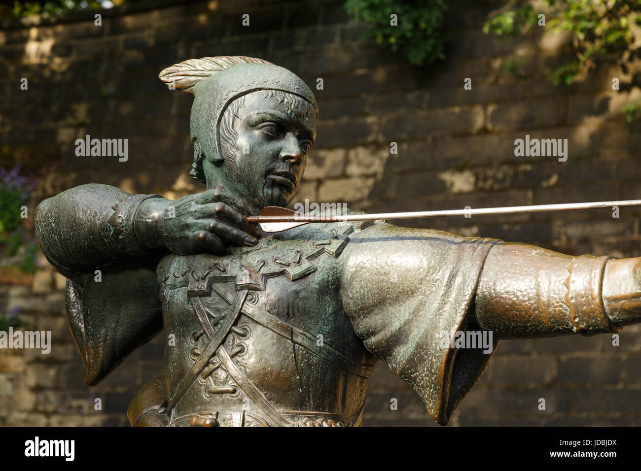 Nottingham, Inghilterra - 17 giugno: close up della statua di Robin Hood, vicino a Nottingham Castle. in Nottingham, Inghilterra. il 17 giugno 2017. Foto Stock