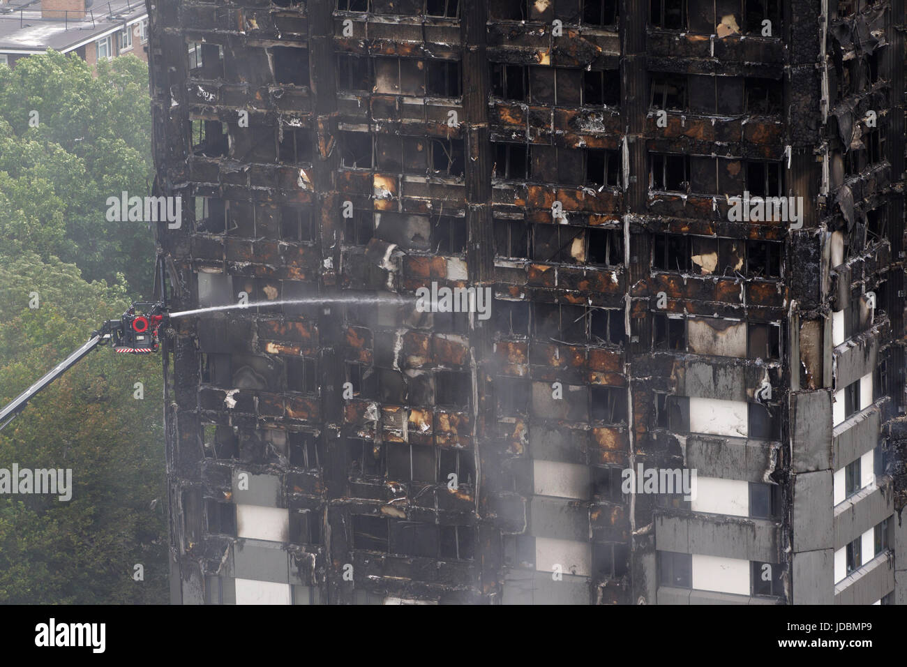 Grenfell Torre, 27 piani a torre che fu travolto in un immenso incendio nella zona ovest di Londra, Inghilterra, Regno Unito Foto Stock
