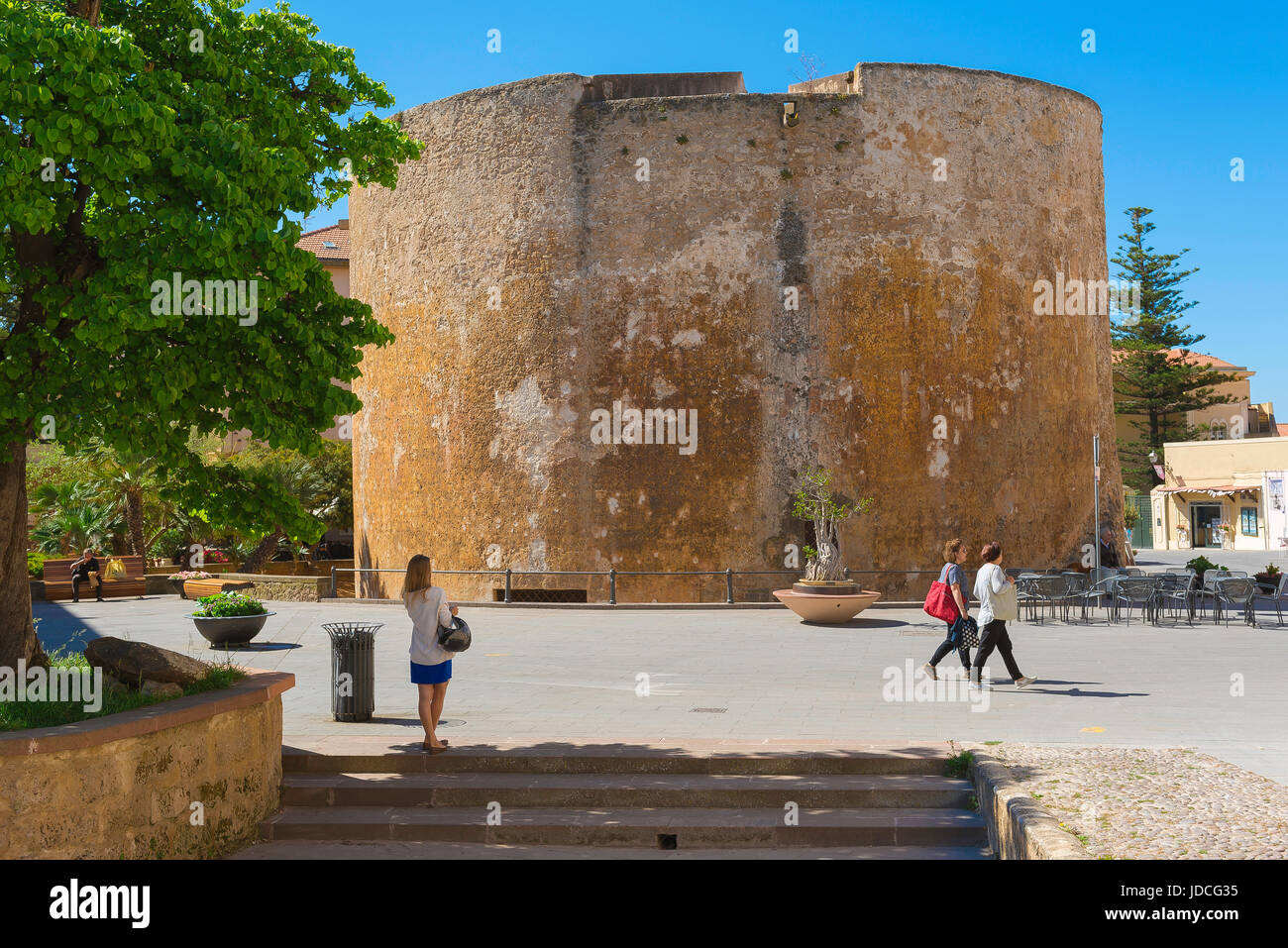 Alghero città vecchia torre, la Torre de Sant Joan - una delle 7 torri medioevali situati nel quartiere della città vecchia di Alghero, Sardegna settentrionale. Foto Stock