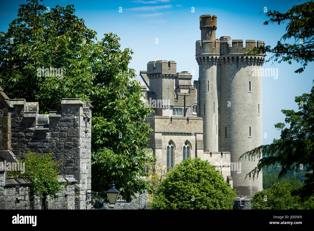 Vista del Castello di Arundel dal Sussex street Foto Stock