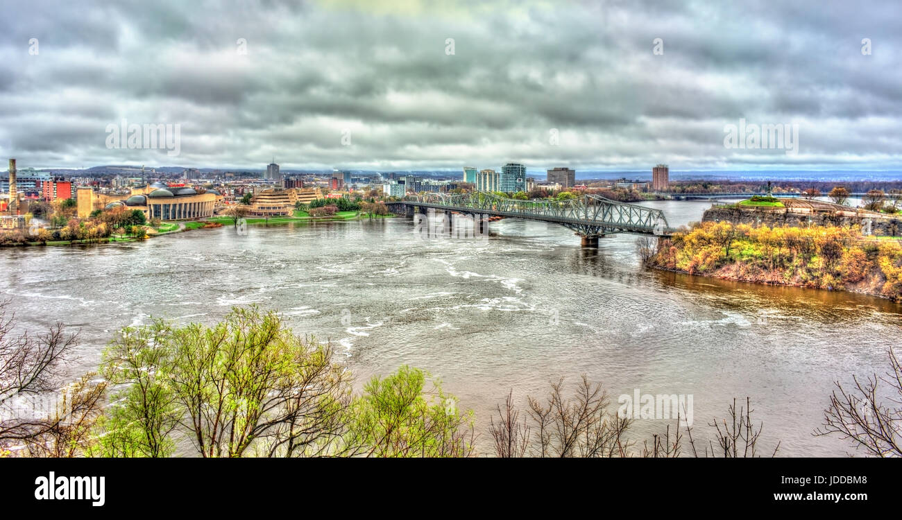 Il fiume Ottawa e ponte di Alexandra di Ottawa in Canada Foto Stock