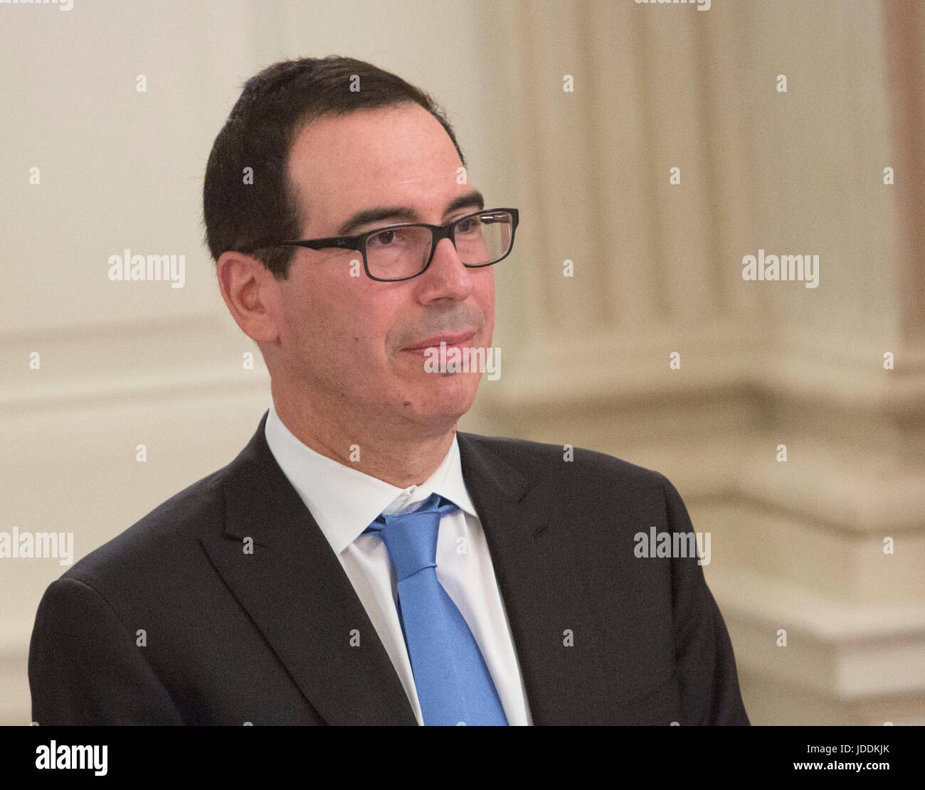 Washington, USA. 19 giugno 2017. Stati Uniti Segretario del Tesoro Steven Mnuchin durante una tecnologia americana Consiglio tavola rotonda con corporate e educazione leader presso la Casa Bianca a Washington DC, Giugno 19, 2017. - Nessun filo SERVICE - foto: Chris Kleponis/consolidato/dpa/Alamy Live News Foto Stock