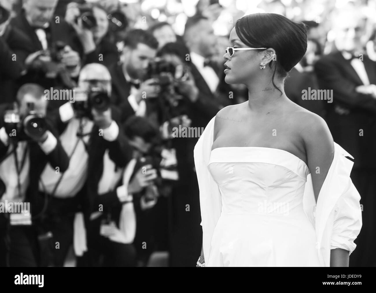 Abito Da Sposa Rosso Foto e Immagini Stock in Bianco e Nero - Alamy
