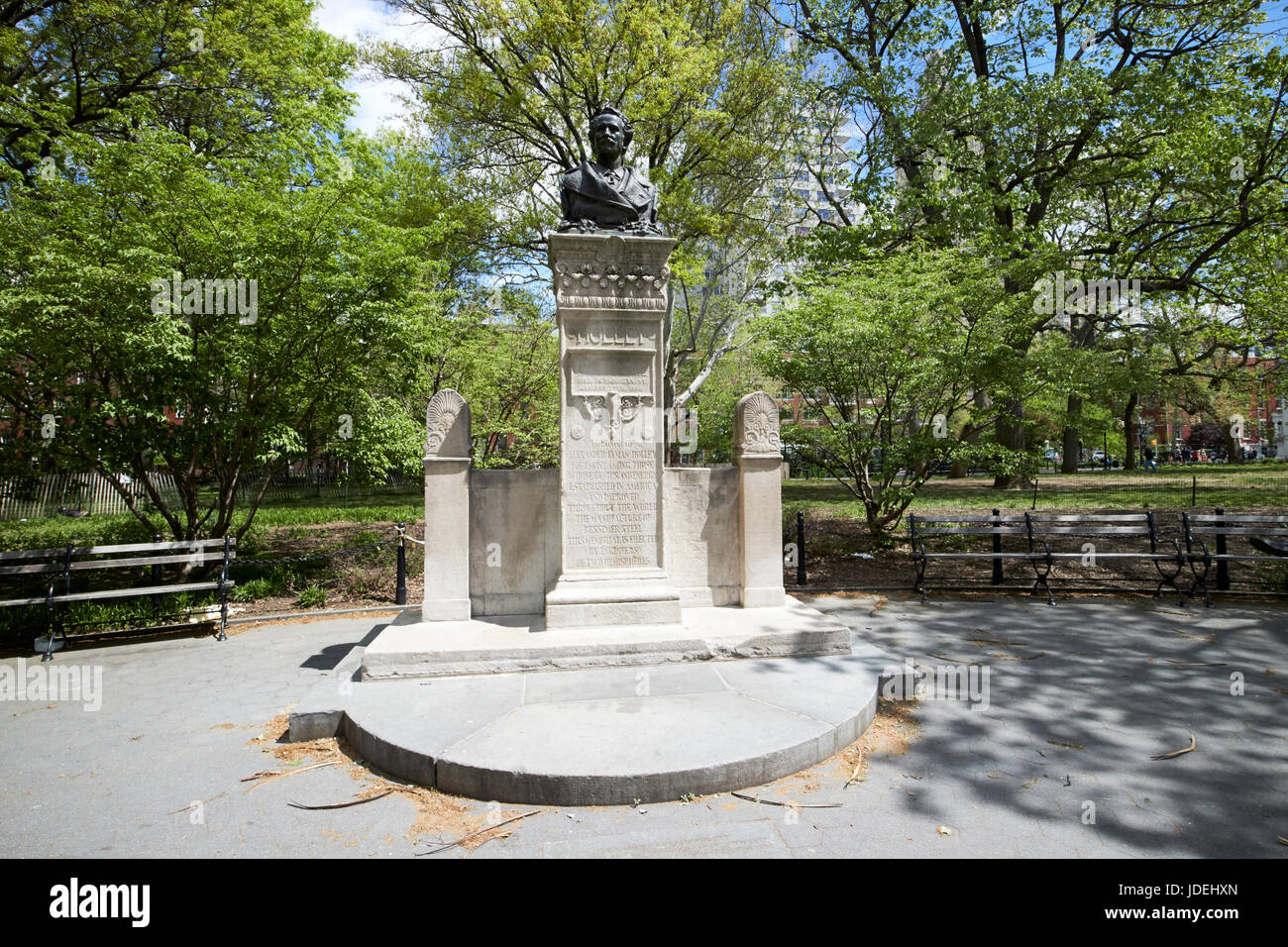 Alexander lyman holley scultura Washington Square Park di New York City STATI UNITI D'AMERICA Foto Stock