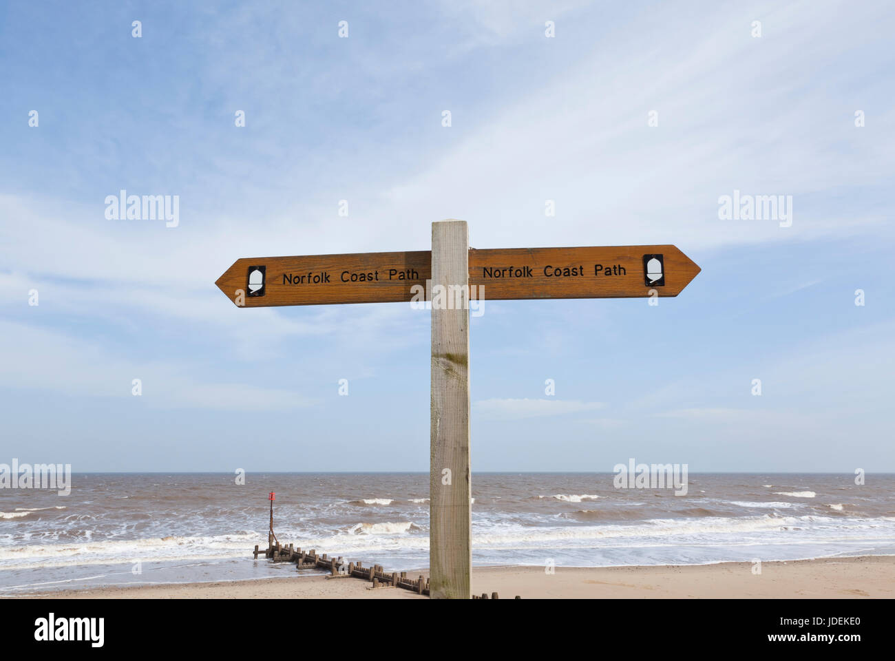 "Norfolk Coast Path' segno di legno post Foto Stock