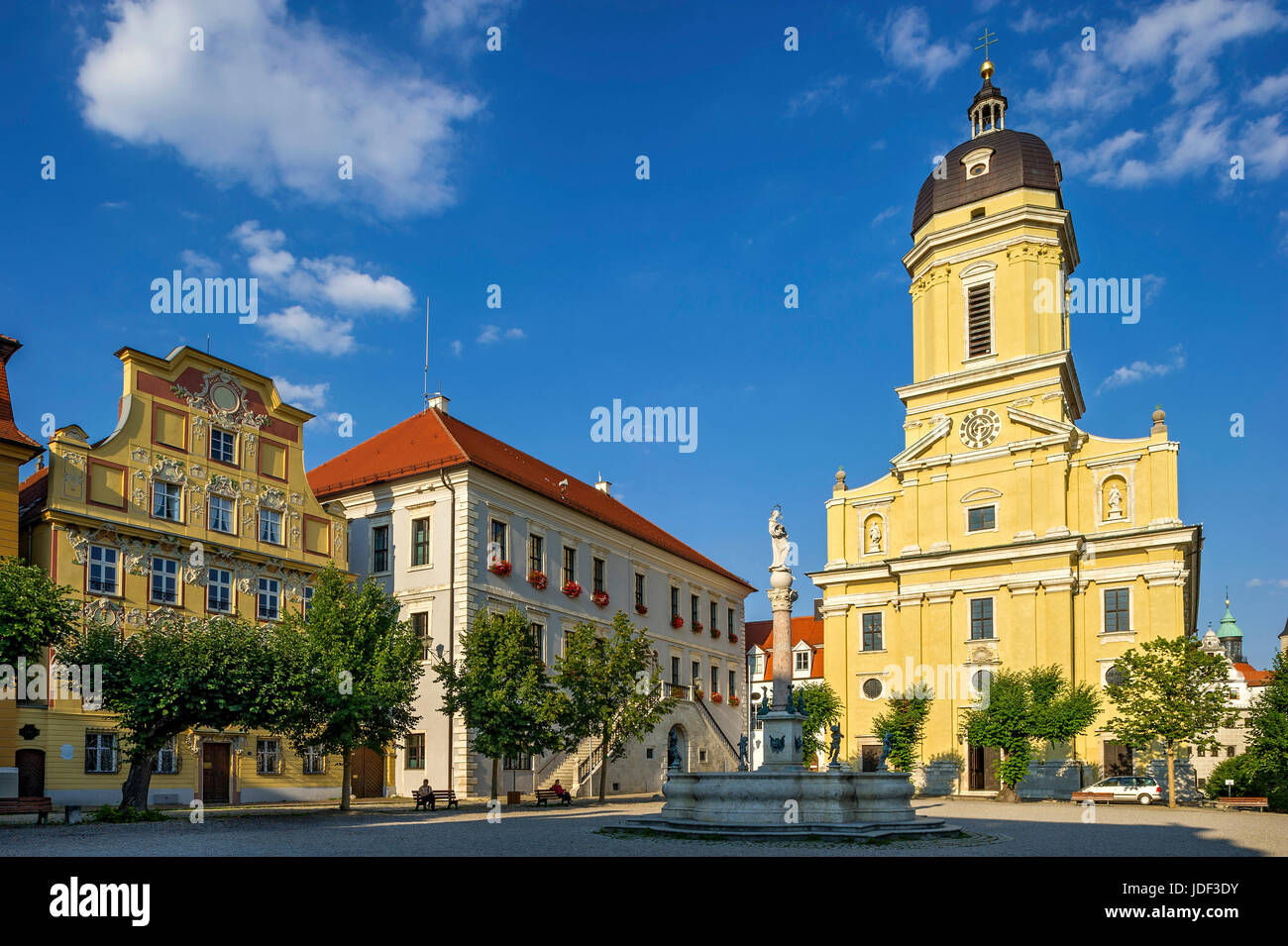 Città aristocratica casa Thurn- e Taxishaus, Municipio Marien fontana, la cappella della corte Santa Maria, Karls square Foto Stock