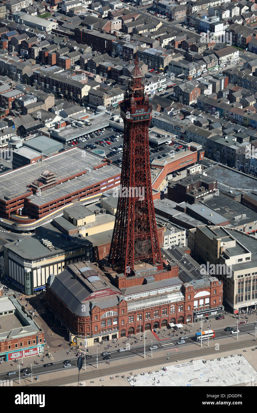 Vista aerea della Torre di Blackpool & sala da ballo, REGNO UNITO Foto Stock