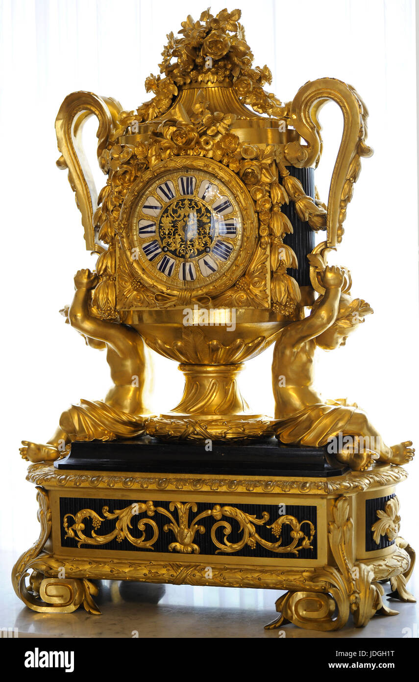 L'orologio, Francia, Jerome Martinot, officina, Parigi, xix secolo. Il comò, Parigi, 1786. Vilnius Picture Gallery, Lituania. Foto Stock