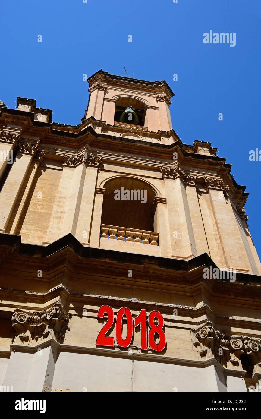 Sant'Agostino campanile della chiesa lungo Old Bakery Street, Valletta, Malta, l'Europa. Foto Stock