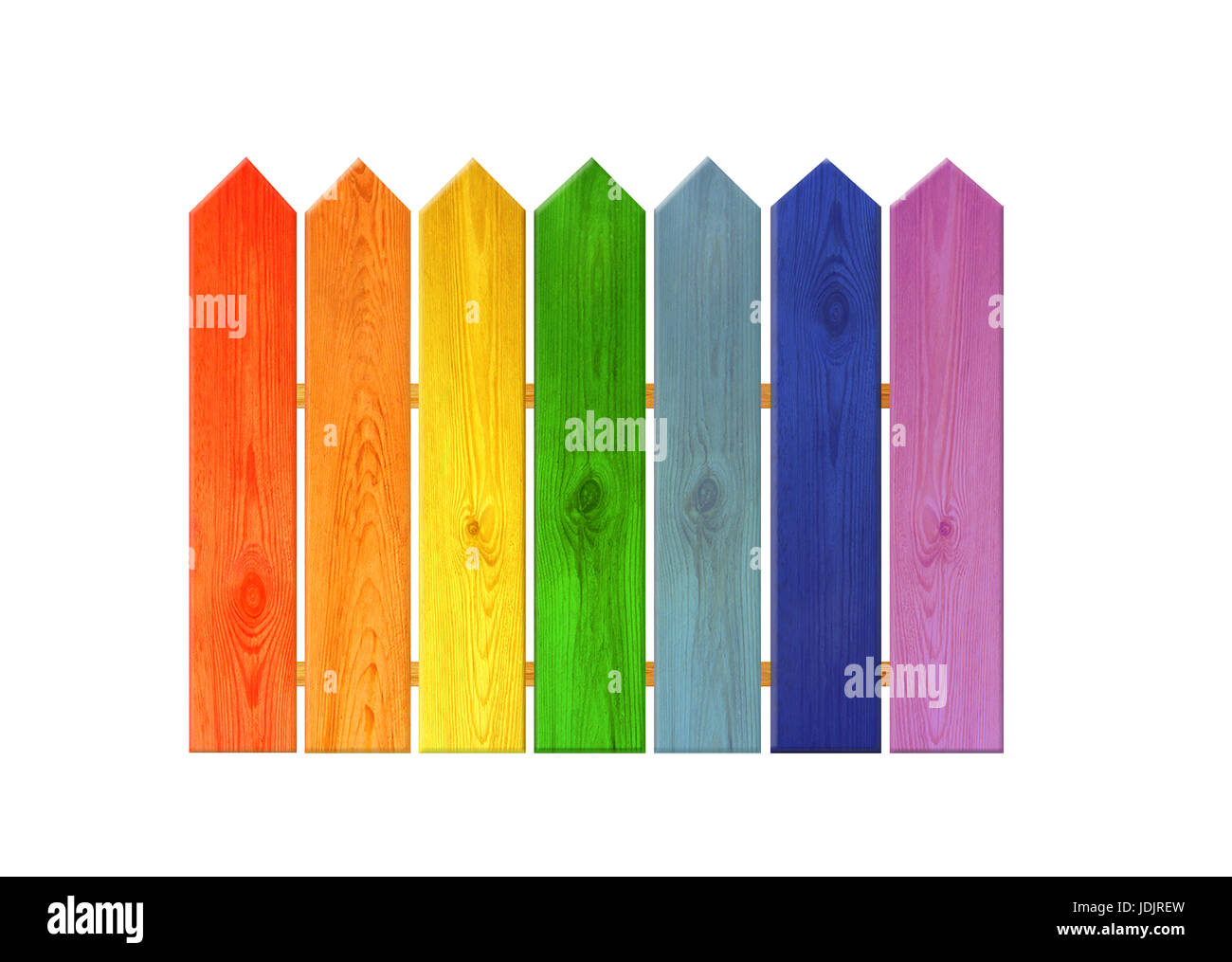 Jolly infantile recinzione multicolore isolato su uno sfondo bianco. Multicolore di recinzione di legno dai colori dell'arcobaleno Foto Stock