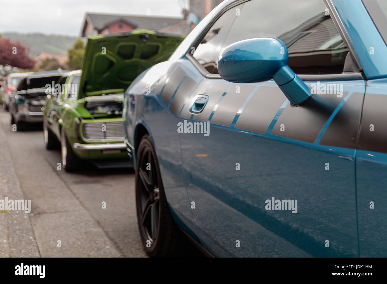 Vintage American cars al muscolo e Chrome car show in mare, o Foto Stock