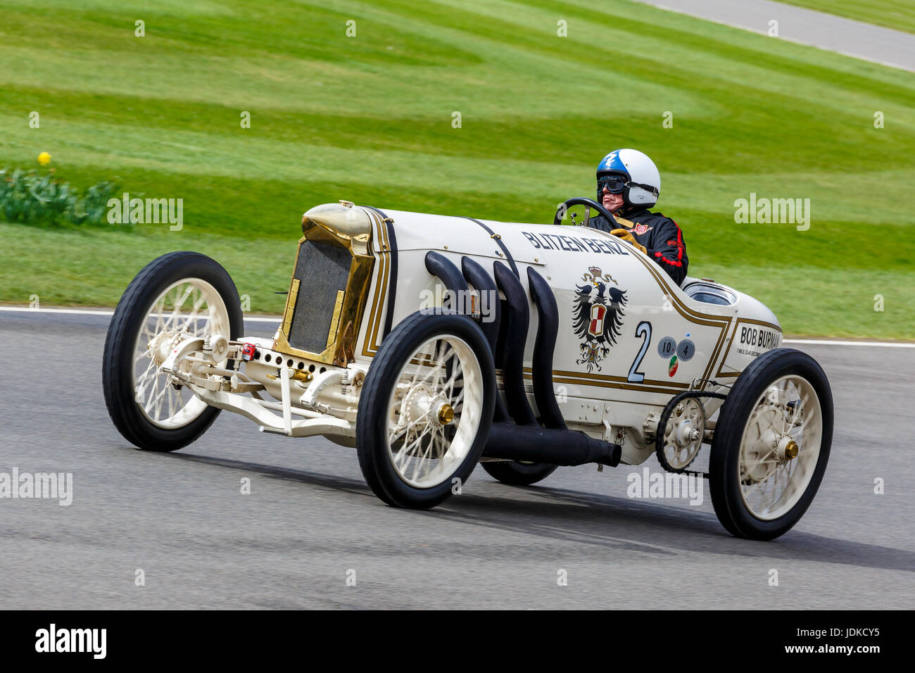 1909 Benz 200hp 'Blitzen Benz' con Autista Hermann Layher durante la S.F. Bordo gara del trofeo a Goodwood GRRC LXXV Assemblea dei Soci, Sussex, Regno Unito. Foto Stock