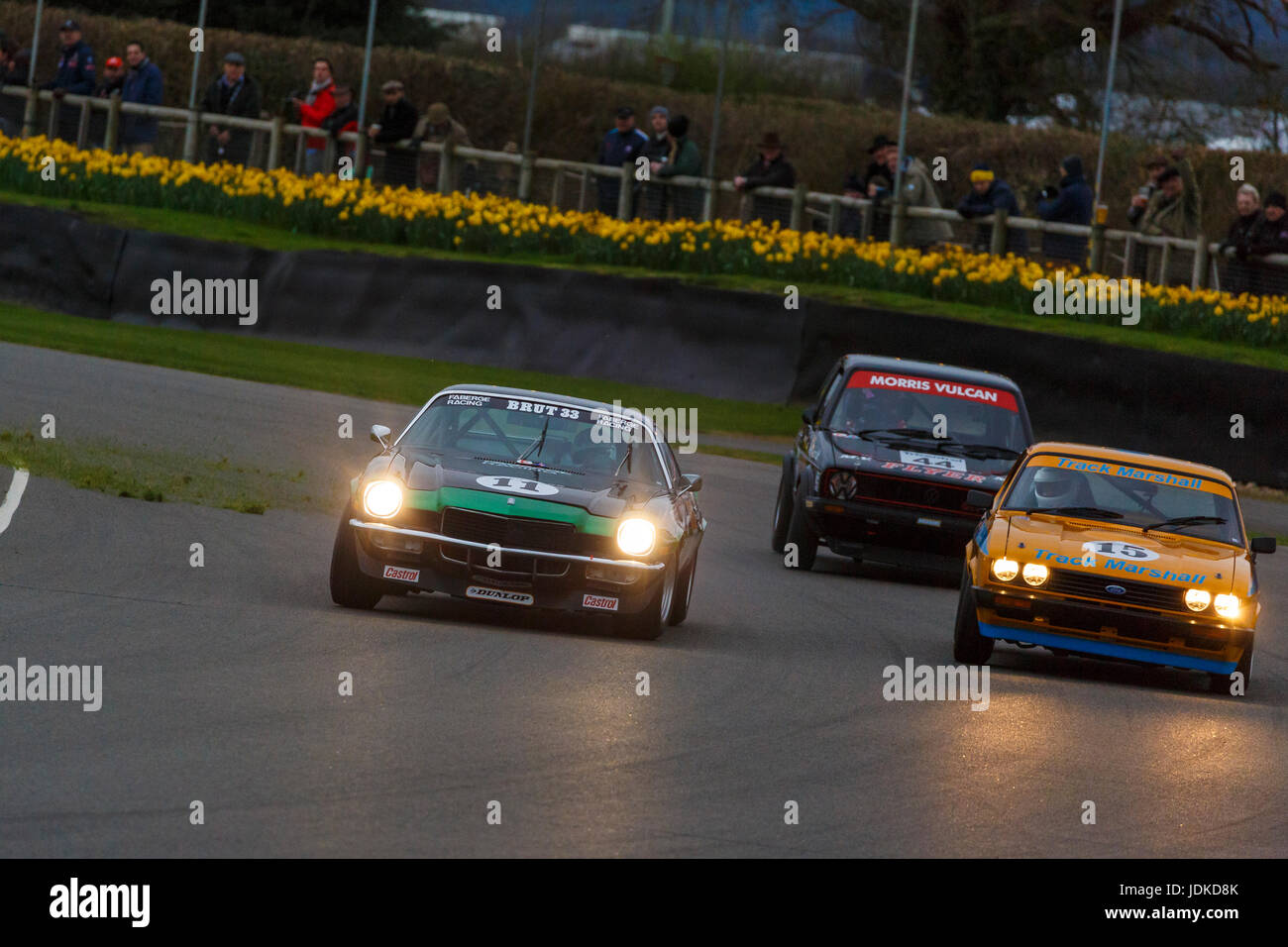 Chevrolet fotocamera Z28, Ford Capri 3.0s e Volkswagon Golf GTi battaglia durante il Gerry Marshall Sprint a Goodwood GRRC LXXV Assemblea dei Soci, REGNO UNITO Foto Stock