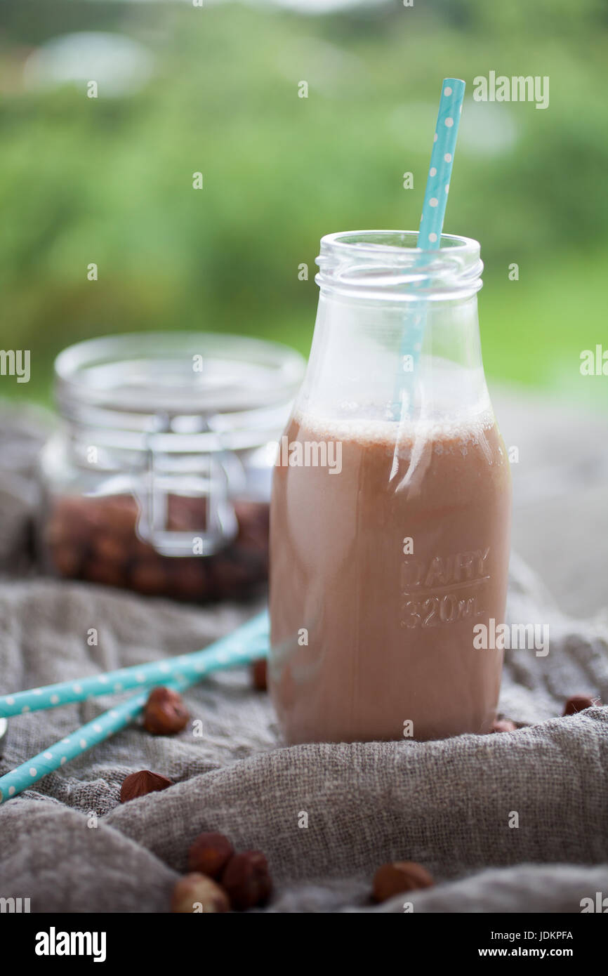 In casa senza latte e derivati del latte nocciola Foto Stock