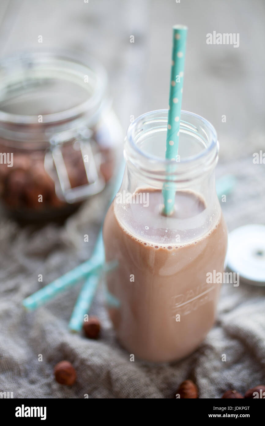 In casa senza latte e derivati del latte nocciola Foto Stock