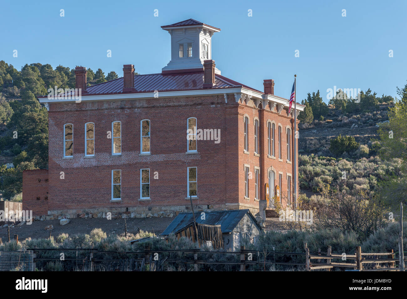 Costruito nel 1876, il Belmont Courthouse era la sede della Contea di Nye Nevada governo fino a 1905. Foto Stock