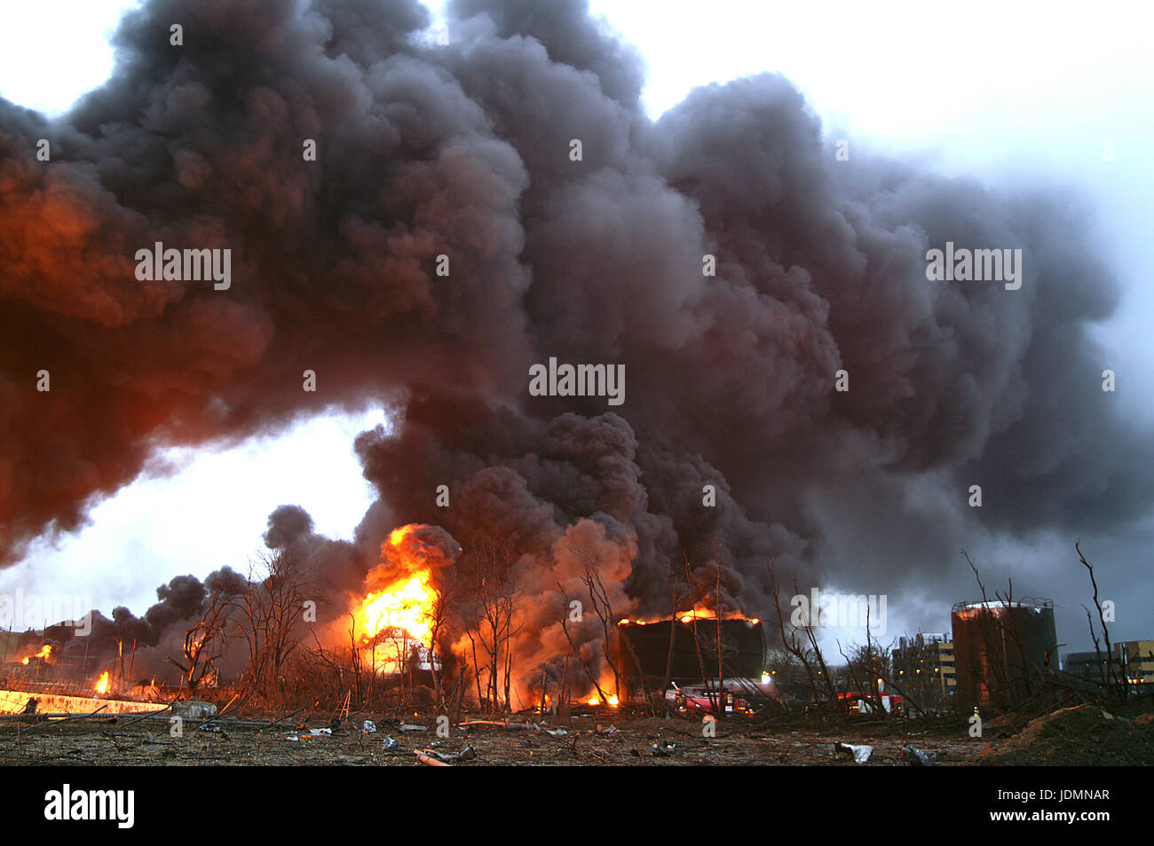 Buncefield deposito di combustibile fire, disastro ambientale Foto Stock