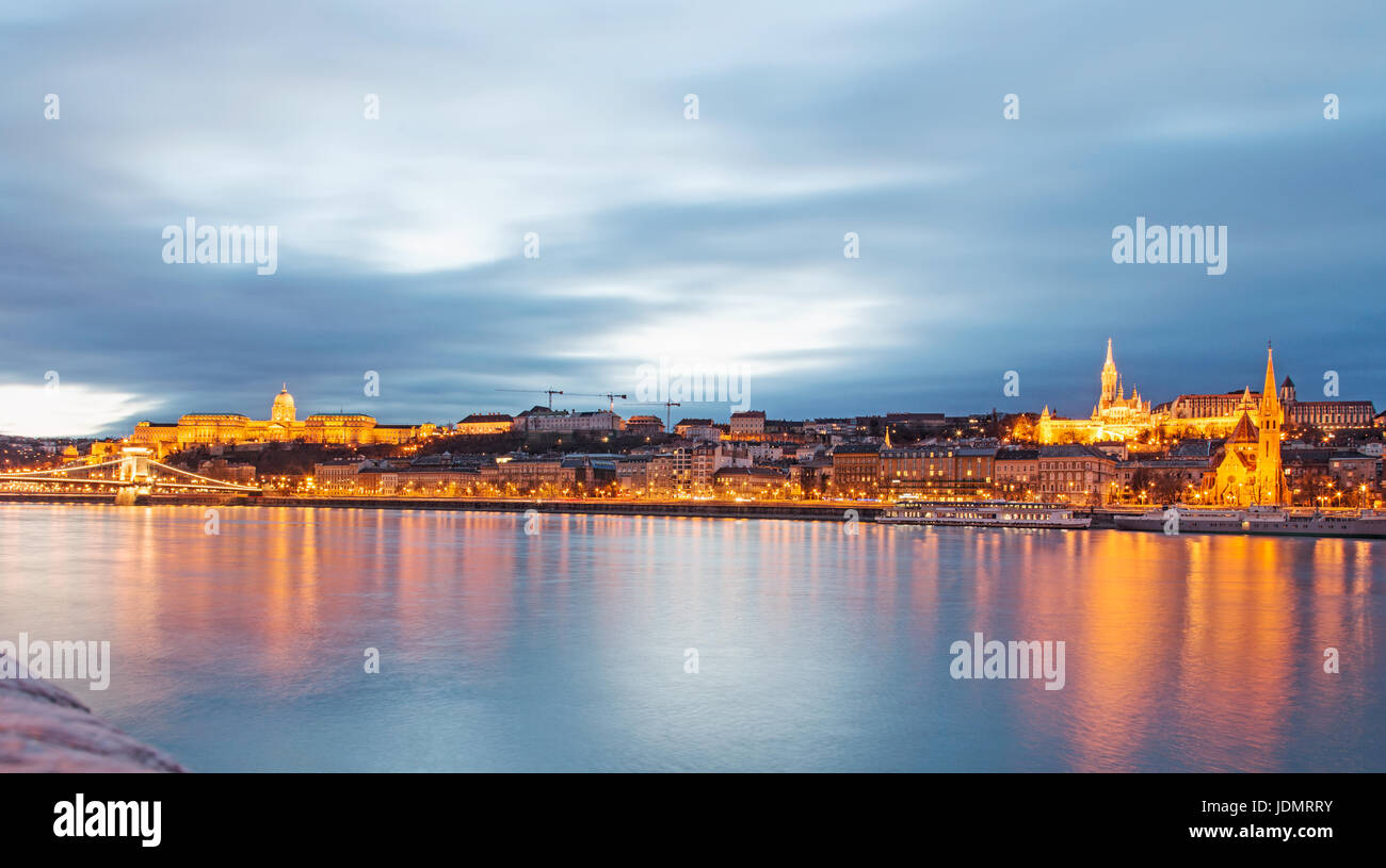 Budapest al crepuscolo Foto Stock