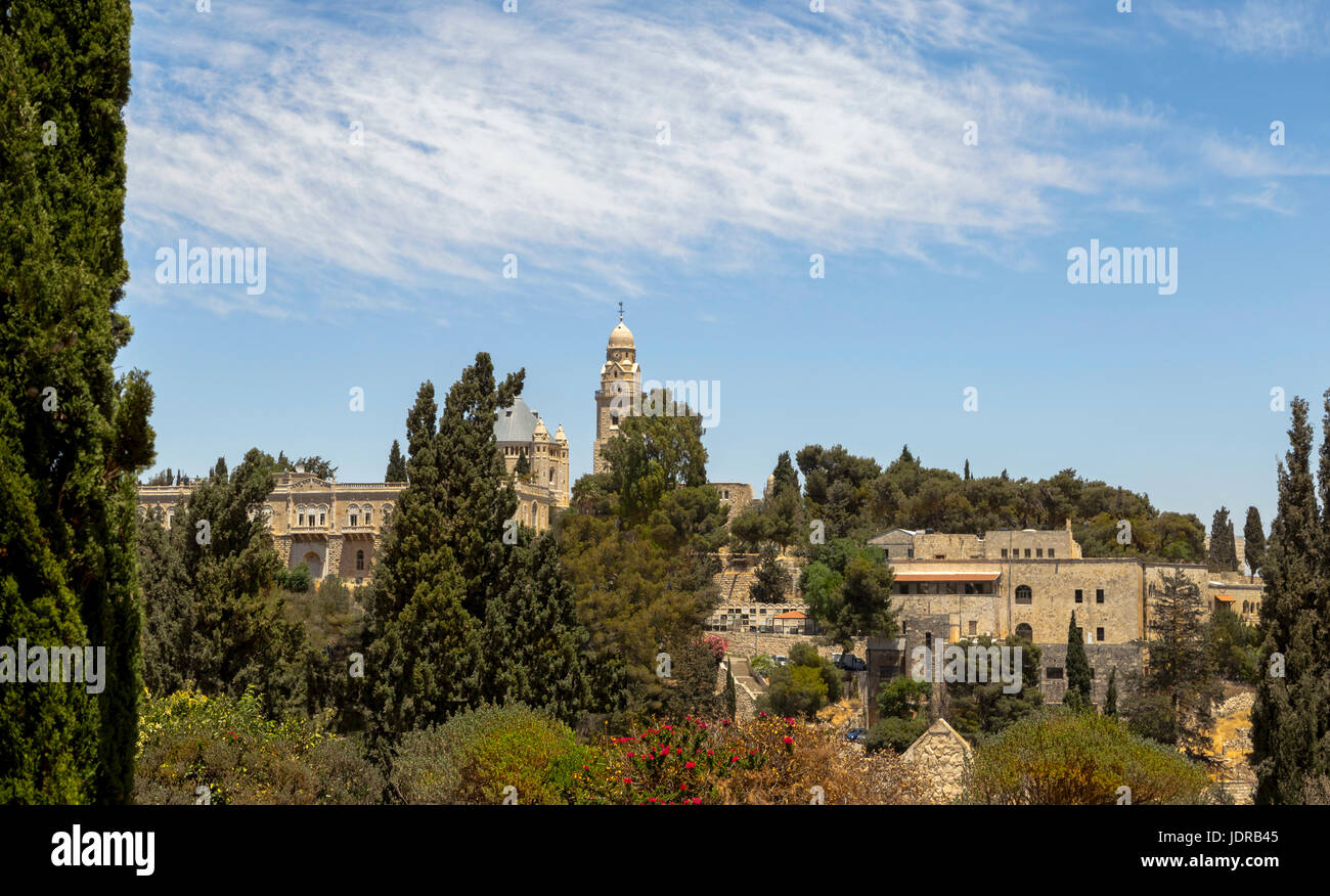 Vista della Dormizione abbazia benedettina sul Monte Sion e a Gerusalemme, Israele, appena fuori le mura della Città Vecchia vicino alla Porta di Sion. Foto Stock