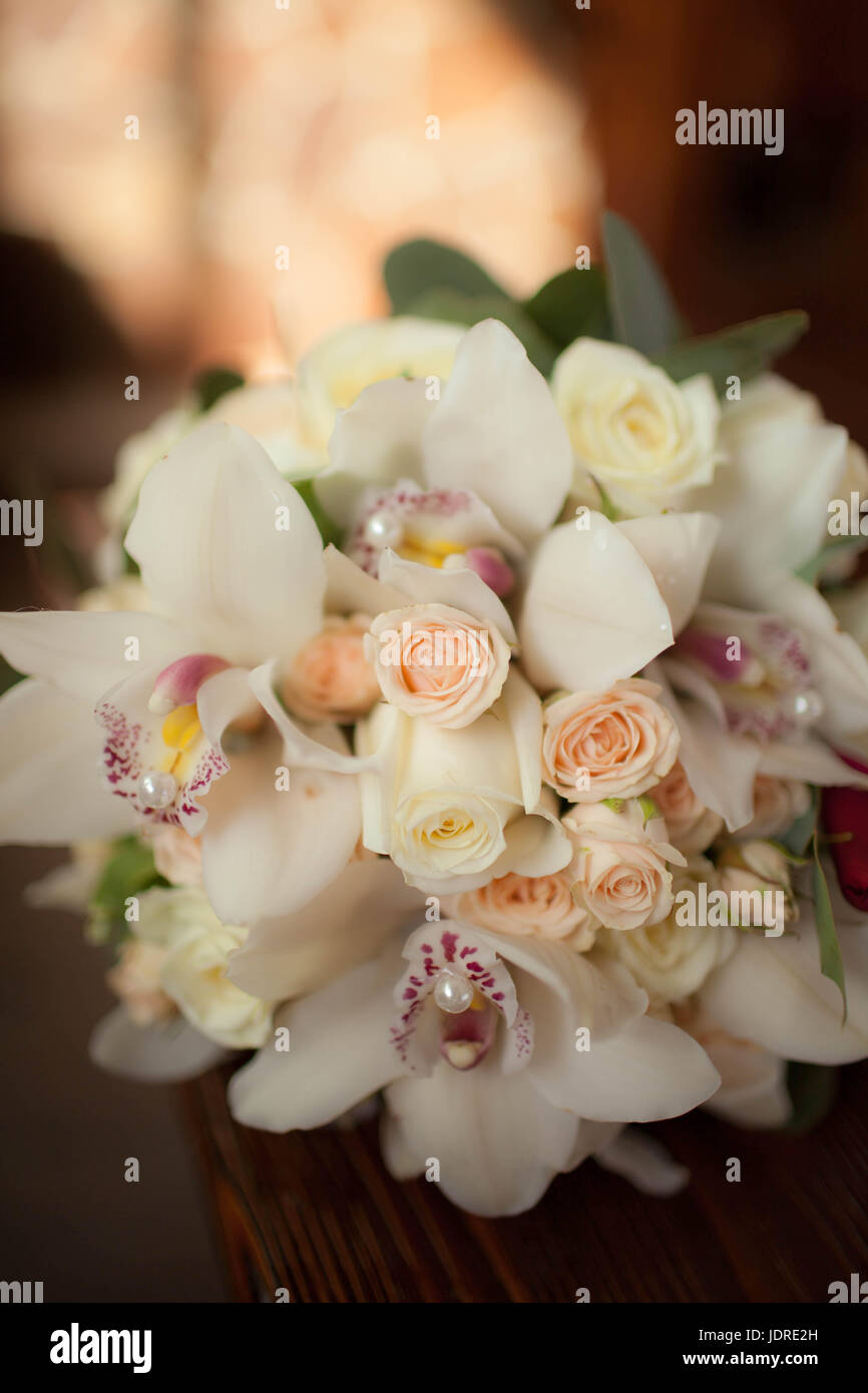 Bellissimo matrimonio bouquet di fiori bianchi Foto Stock