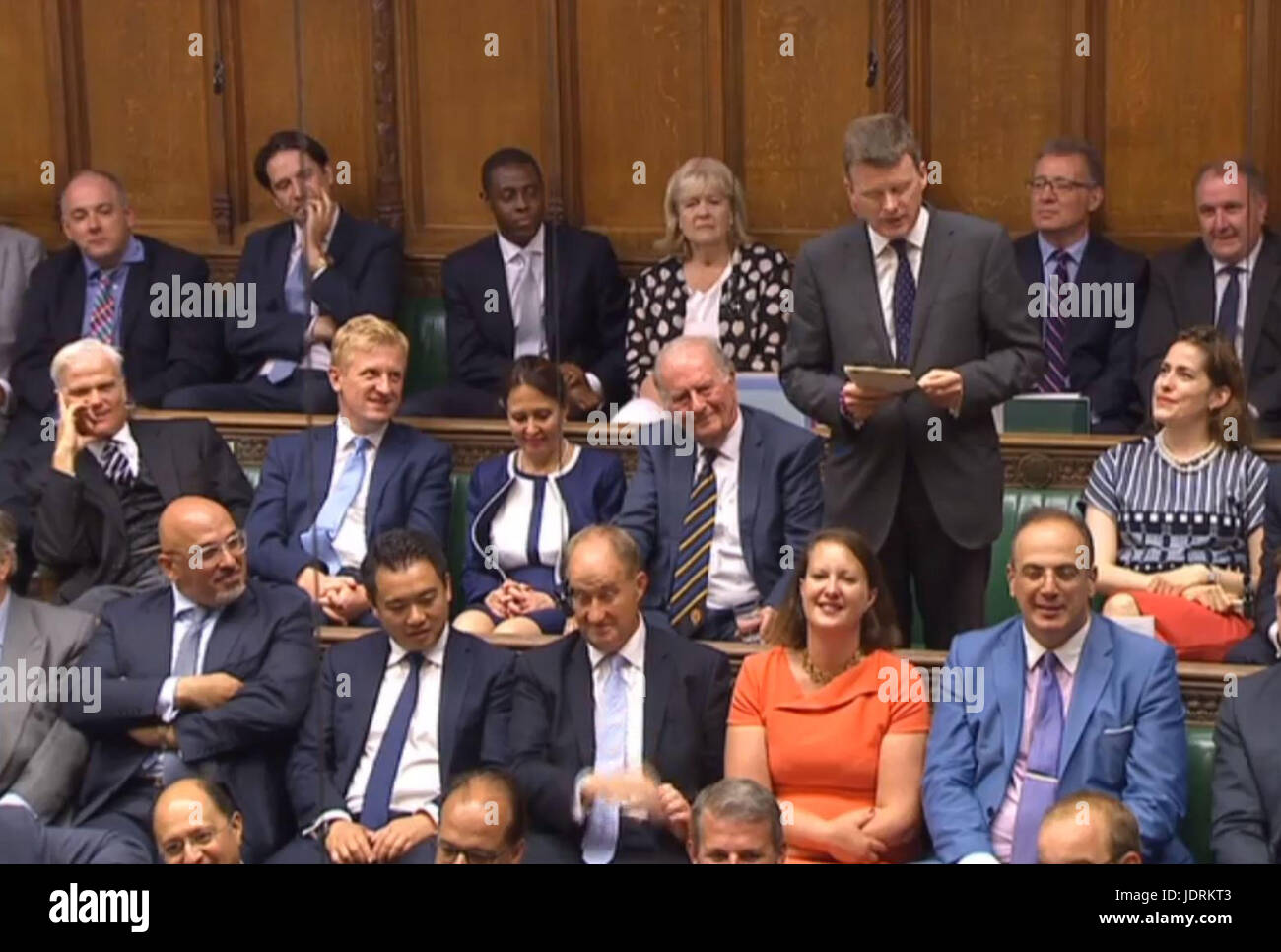 Richard Benyon, conservatori MP per Newbury, sposta il fedele indirizzo in seguito lo stato apertura del parlamento, presso le case del parlamento di Londra. Foto Stock