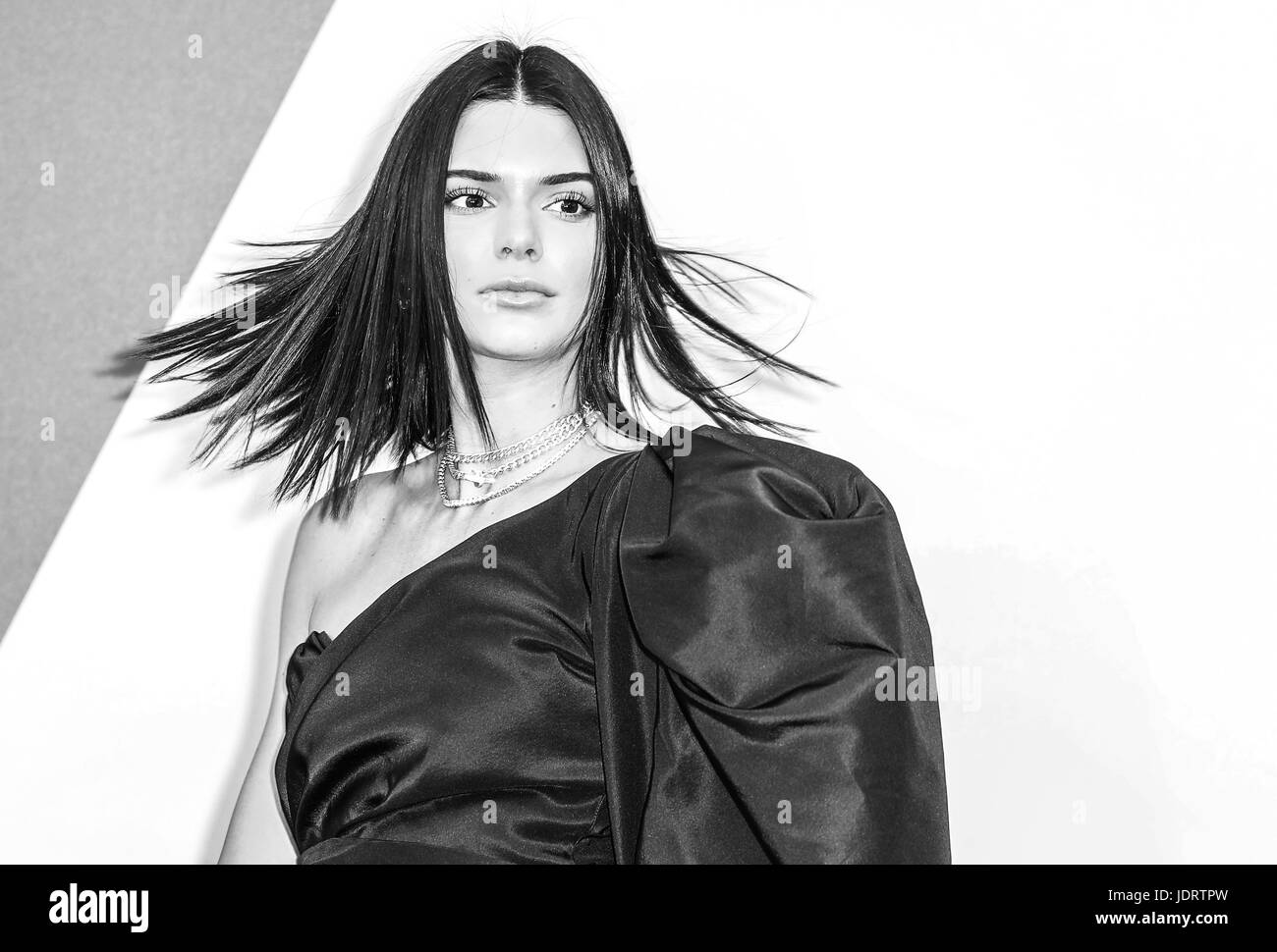 Moda per il sollievo show a gruccia 16 nell'aeroporto Cannes-Mandelieu - Arrivi con: Kendall Jenner dove: Cannes, Francia Quando: 21 maggio 2017 Credit: WENN.com Foto Stock