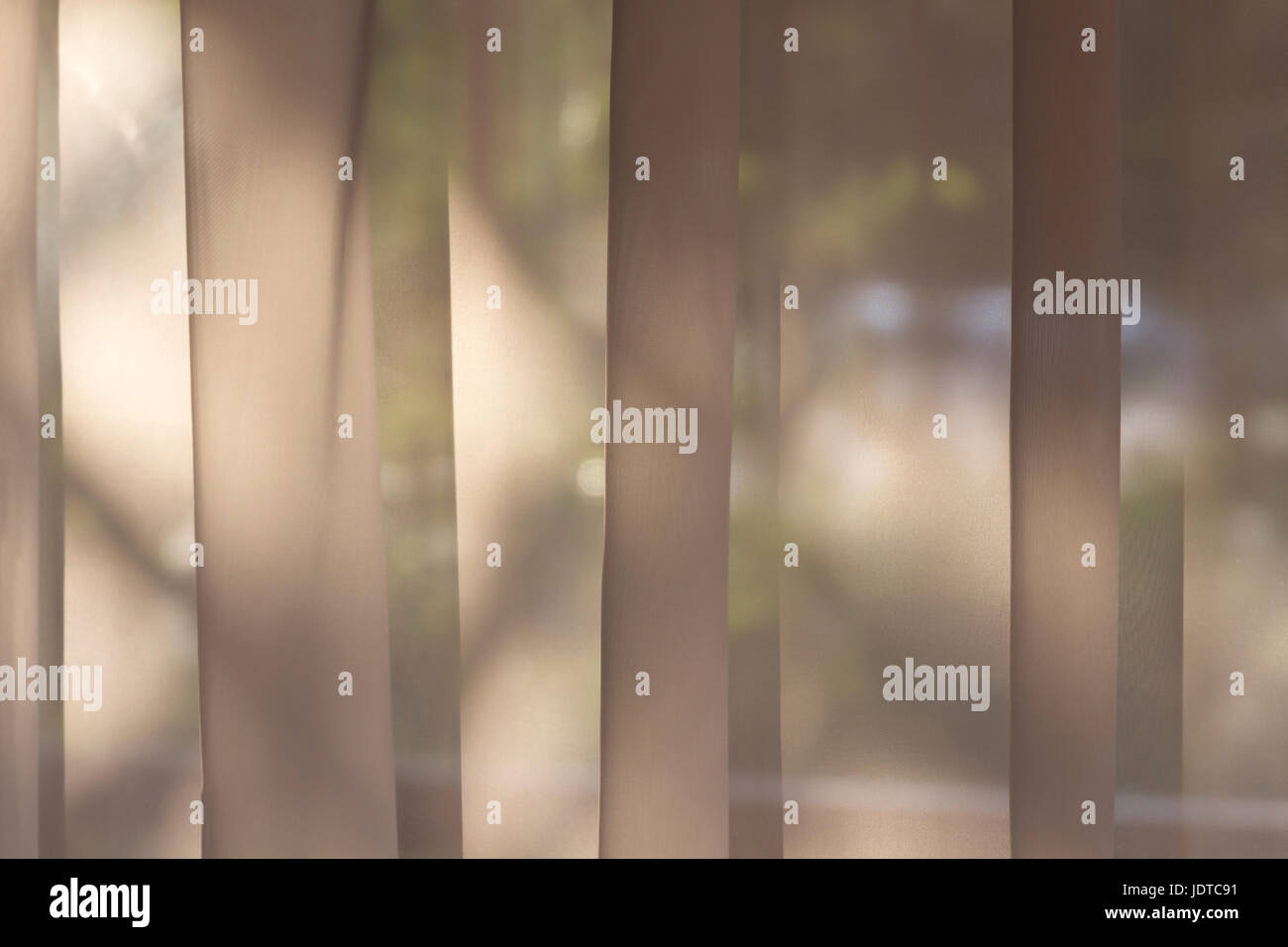 Soft sfondo beige come tendine sulla finestra Foto Stock