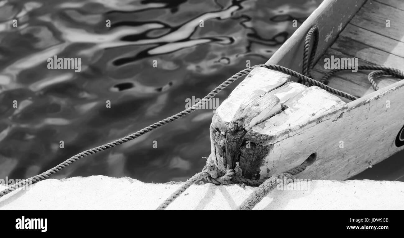 Filippine old dirty prua di una barca nel porto come abstract Foto Stock