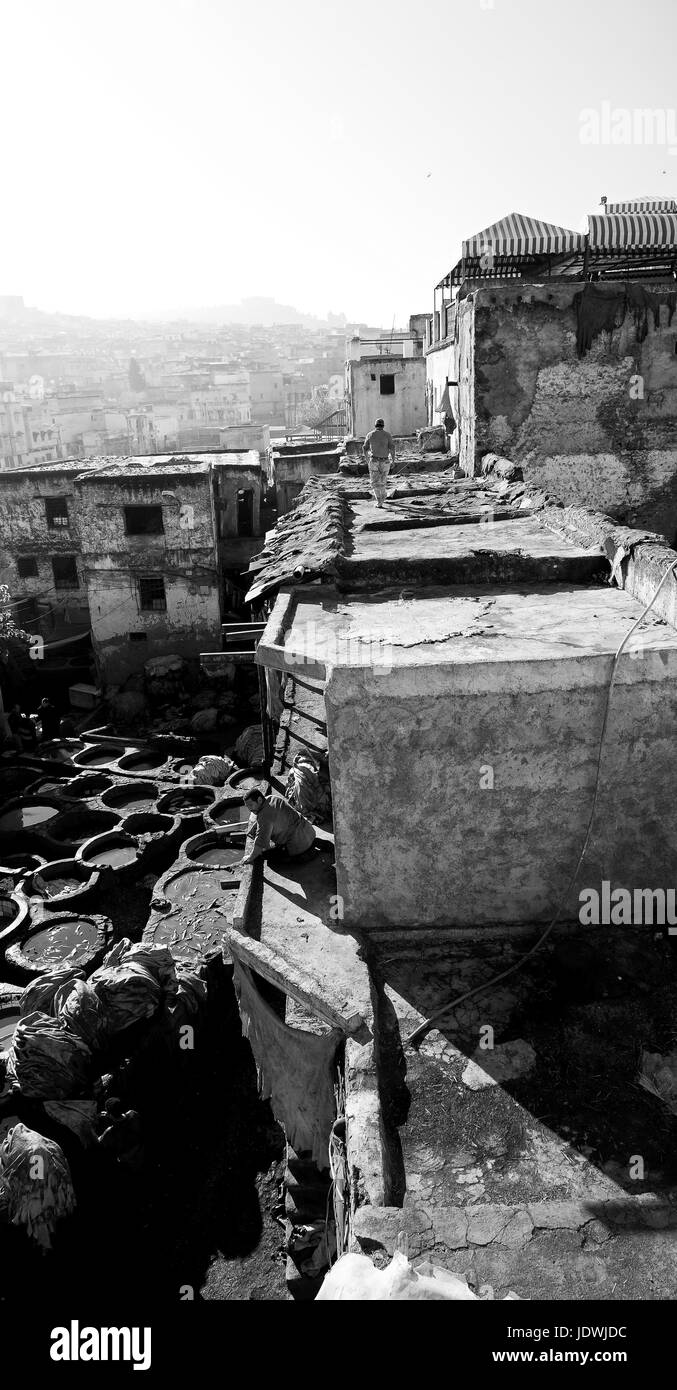 La sfocatura in Marocco l'antica Conceria vicino alla medina Foto Stock