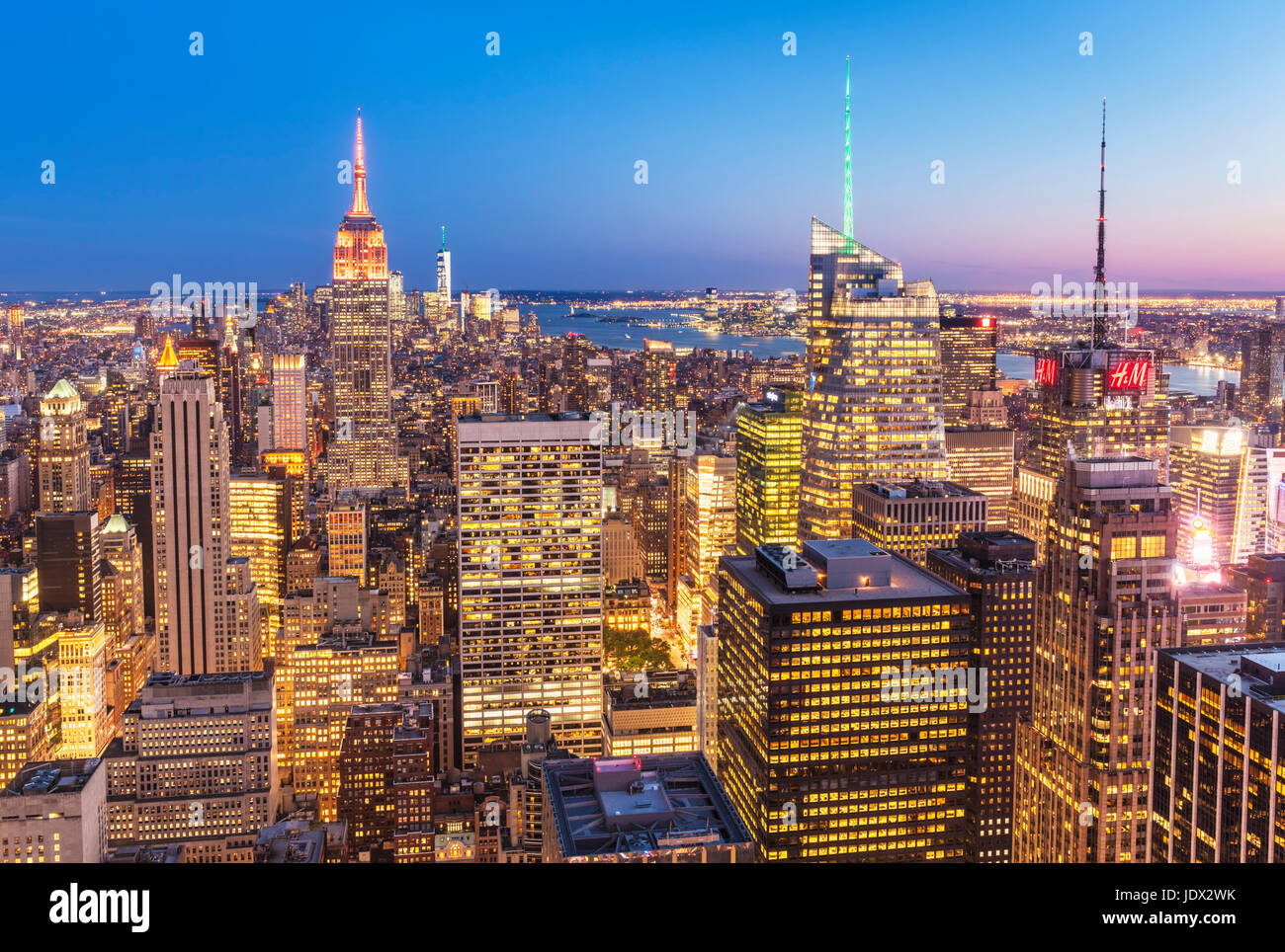 Skyline di Manhattan, New York skyline, Empire State Building di notte, la città di New York, Stati Uniti d'America, Nord America, STATI UNITI D'AMERICA Foto Stock