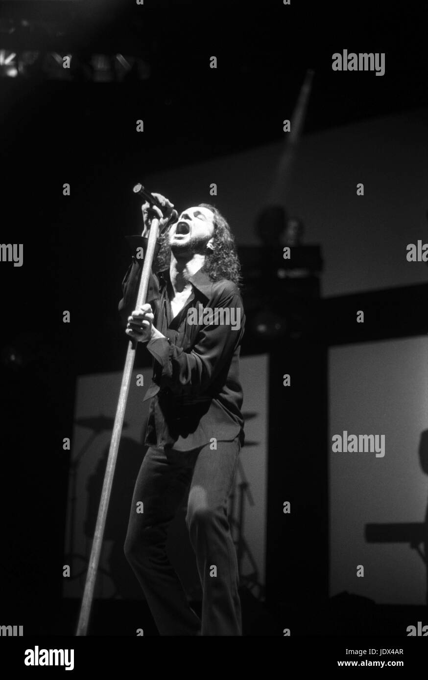 Depeche Mode eseguendo a Oakland Arena in1993. © Anthony Pidgeon / MediaPunch. Foto Stock