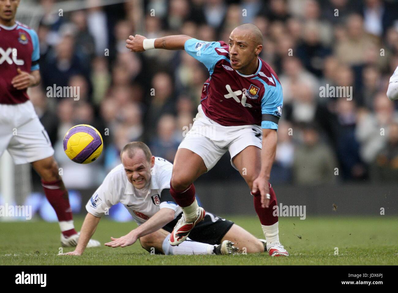 DANNY MURPHY & Julien FAUBERT FULHAM V West Ham Craven Cottage Londra Inghilterra 23 Febbraio 2008 Foto Stock