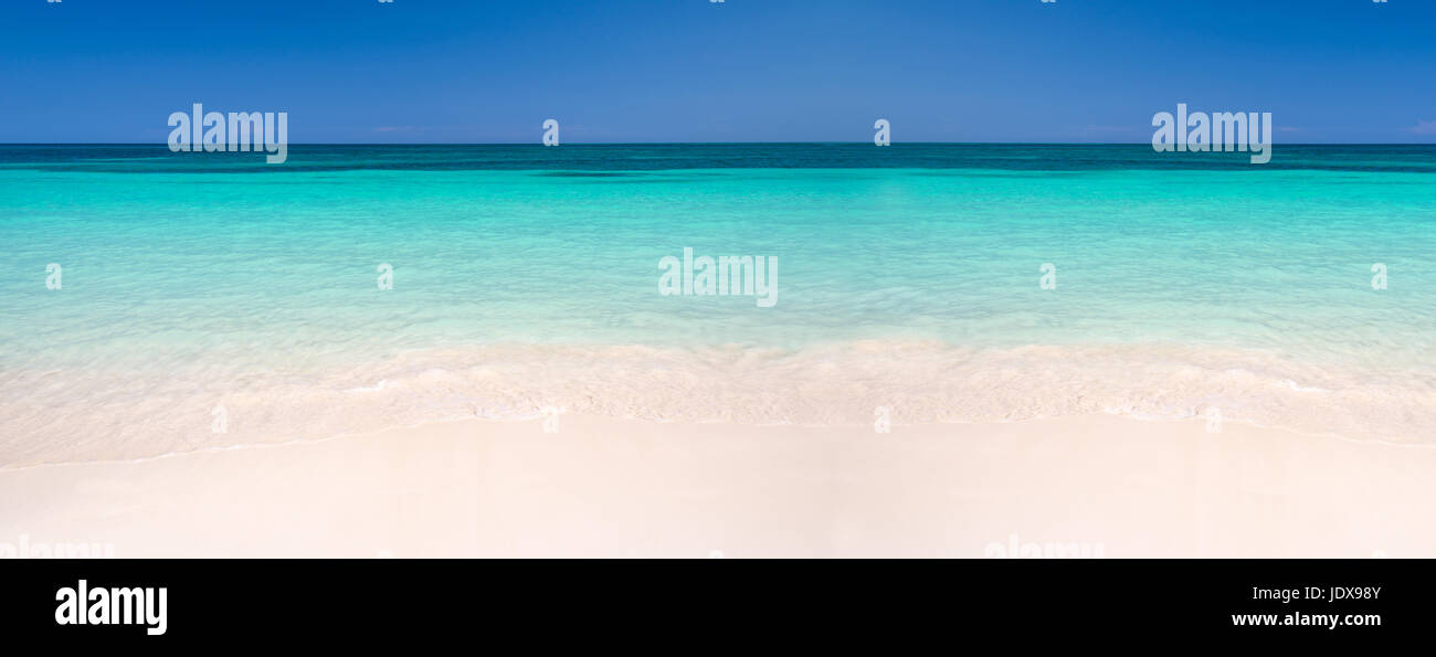 Sabbia e mare dei caraibi sfondo panoramico, estate e concetto di viaggio Foto Stock