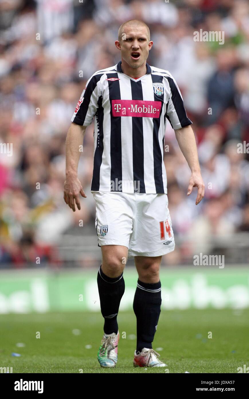 MARTIN ALBRECHTSEN West Bromwich Albion FC stadio di Wembley a Londra Inghilterra 05 aprile 2008 Foto Stock