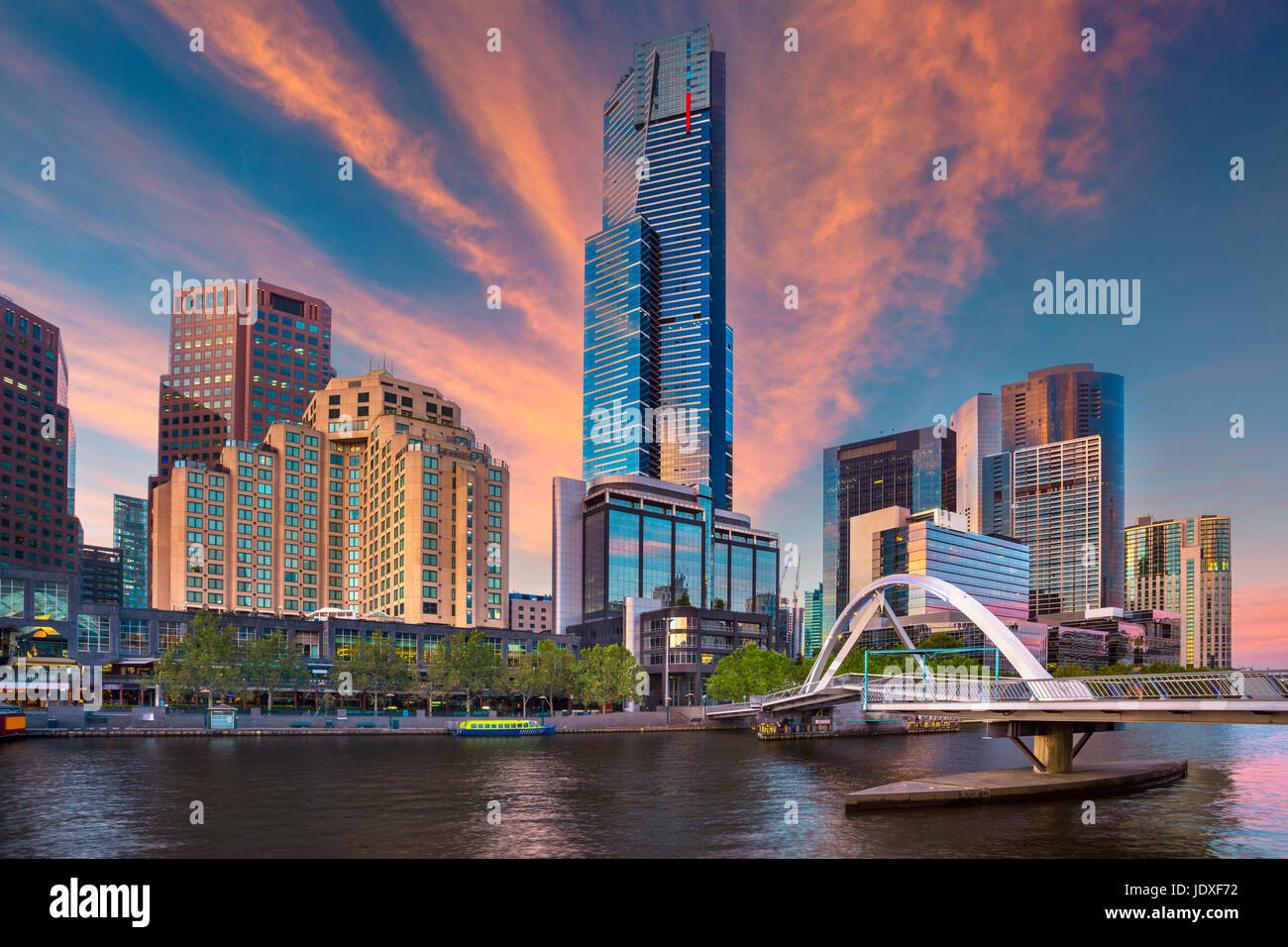 Città di Melbourne. Immagine di paesaggio cittadino di Melbourne, Australia durante il periodo estivo sunrise. Foto Stock