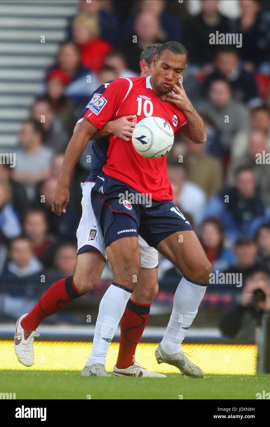 JOHN CAREW NORVEGIA HAMPDEN PARK GLASGOW Scozia 11 Ottobre 2008 Foto Stock