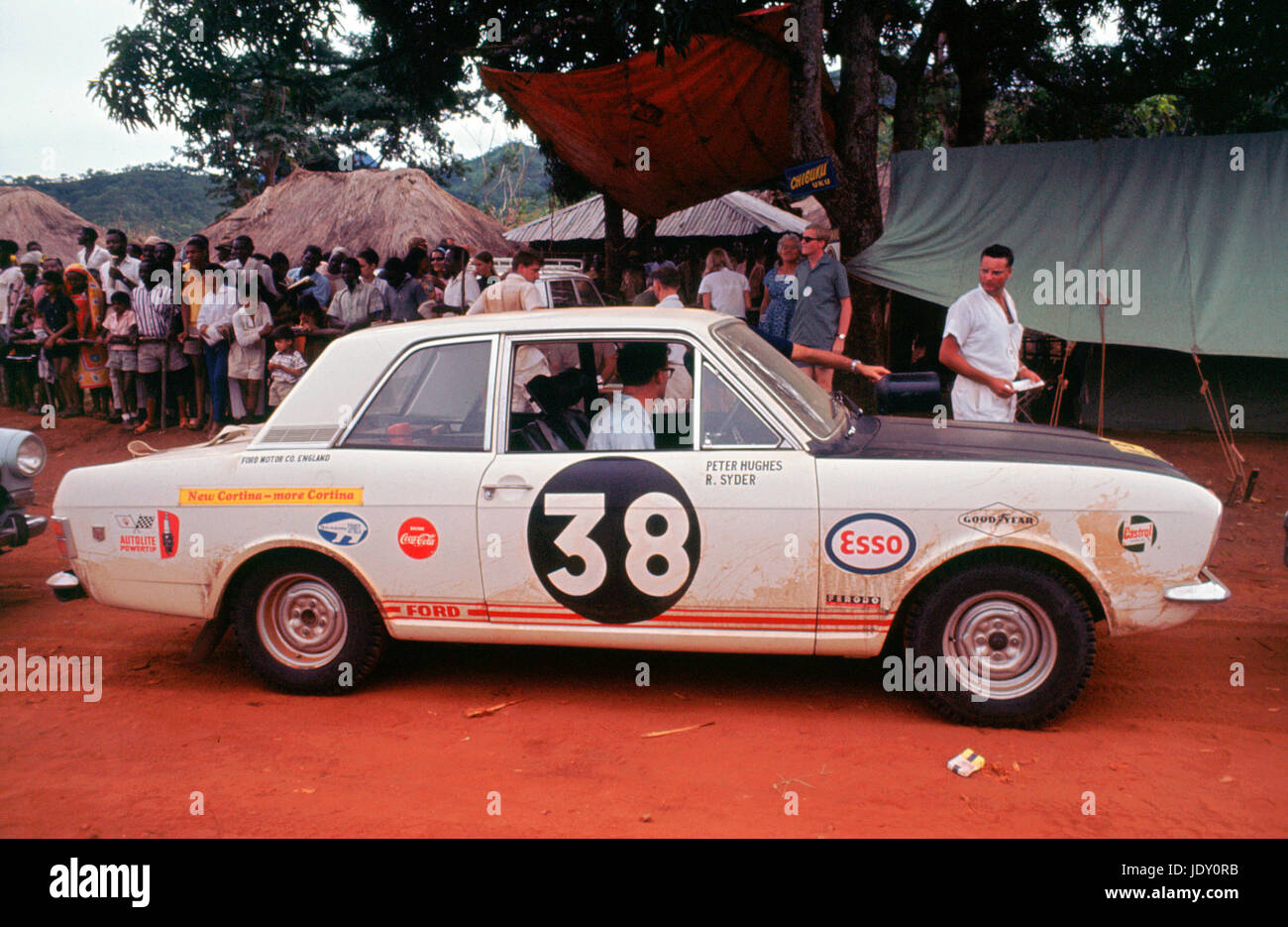 Ford Cortina, Peter Hughes sul 1967 East African Safari Foto Stock