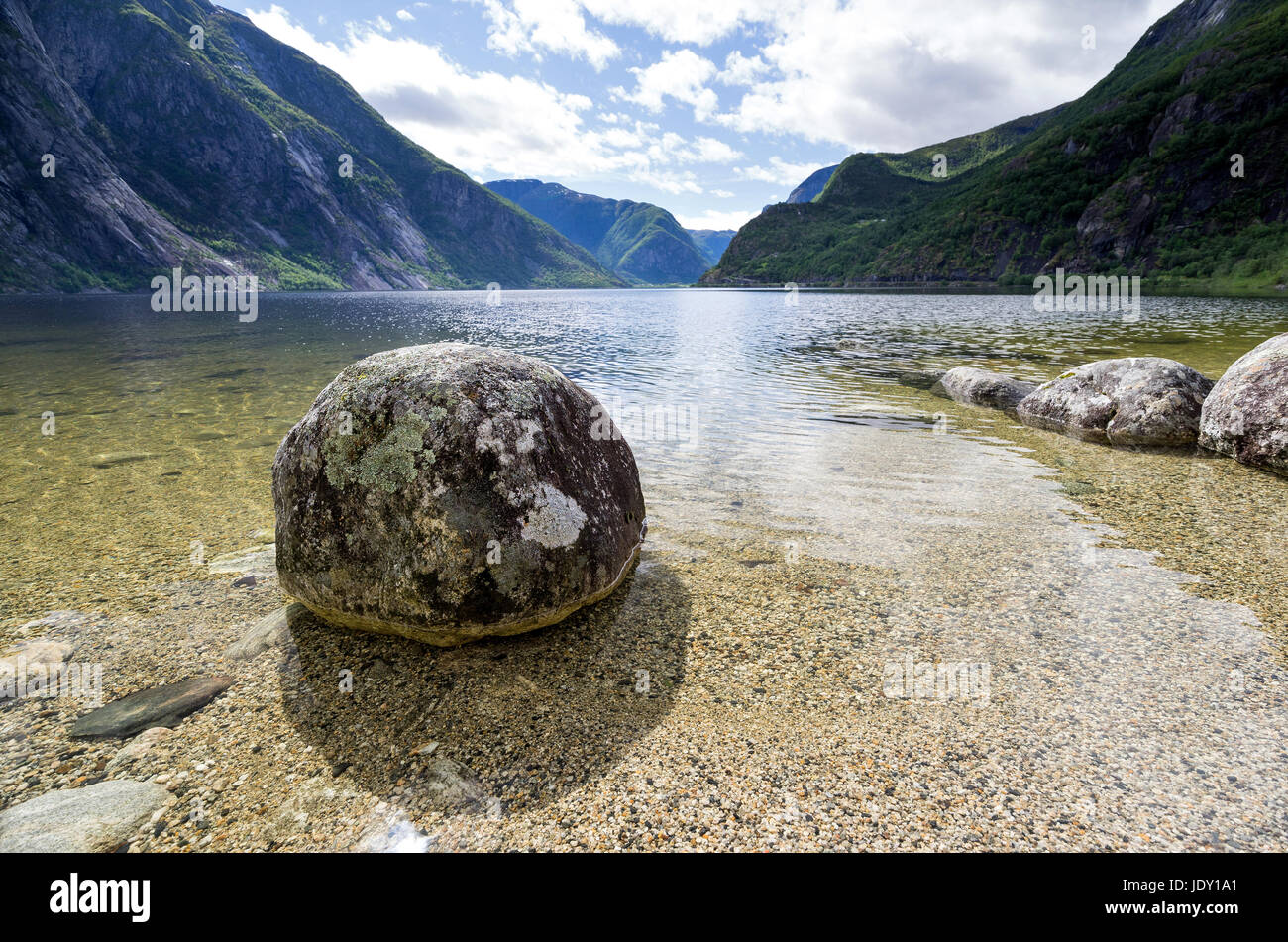 Eidfjordvatnet, moraine-Lago di Dammed nel comune di Eidfjord in Hordaland county, Norvegia Foto Stock