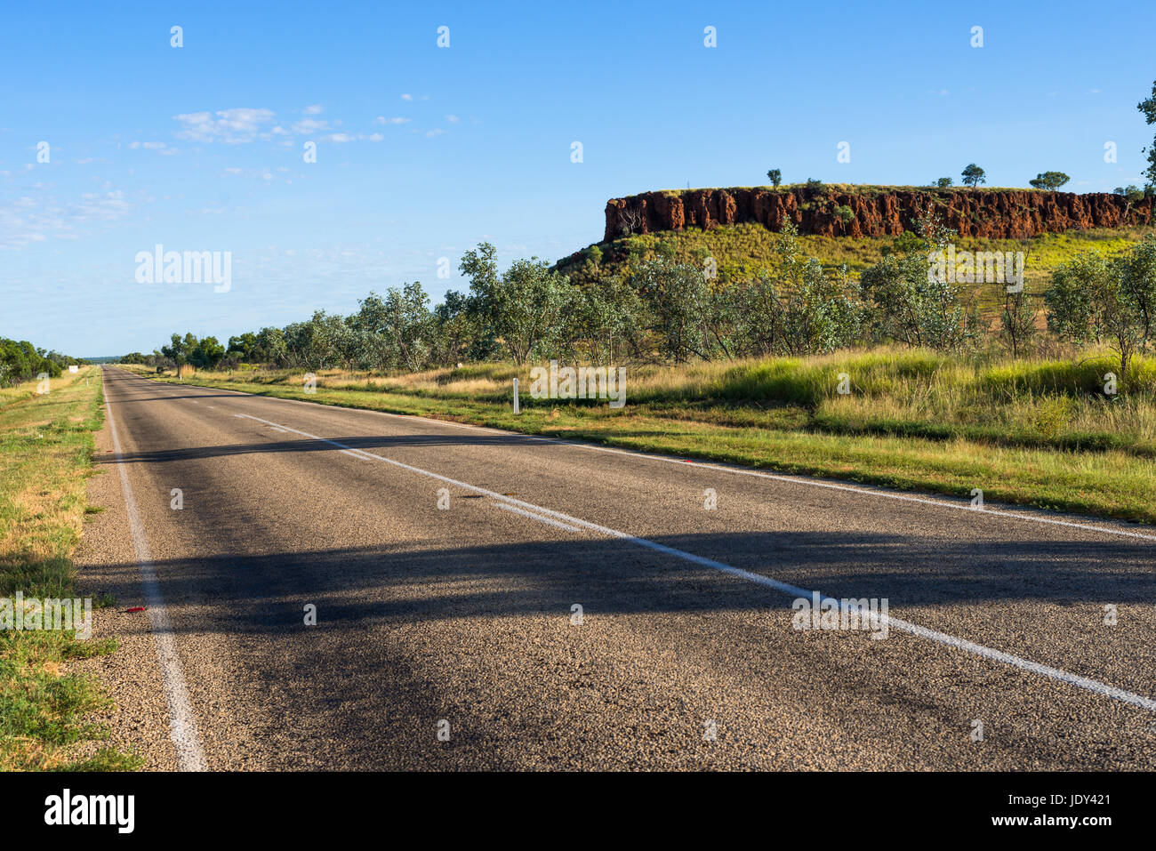 Stuart Highway a nord di Alice Springs, Territorio del Nord, l'Australia Foto Stock