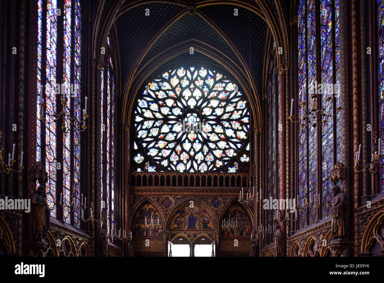 (170622) -- Parigi, 22 giugno 2017 (Xinhua) -- Fotografia scattata a giugno 20, 2017 mostra la Sainte-Chapelle di Parigi, Francia. Sainte-Chapelle fu costruito tra il 1242 e il 1248 da Luigi IX ed è ora gestita da monumenti nazionali centro. (Xinhua/Chen Yichen)(rh) Foto Stock