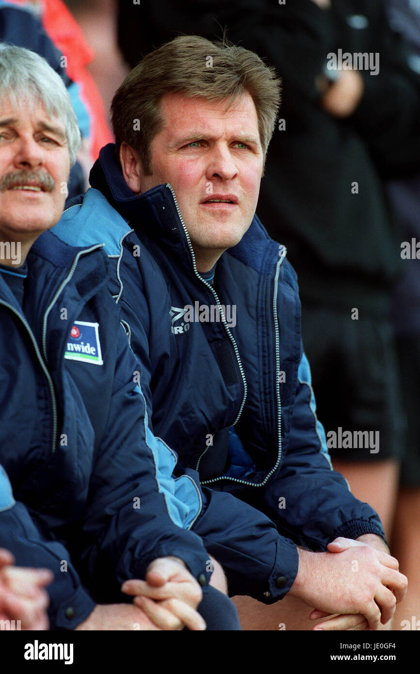 JAN MOLBY KIDDERMINSTER HARRIERS MANAGER 08 Aprile 2000 Foto Stock