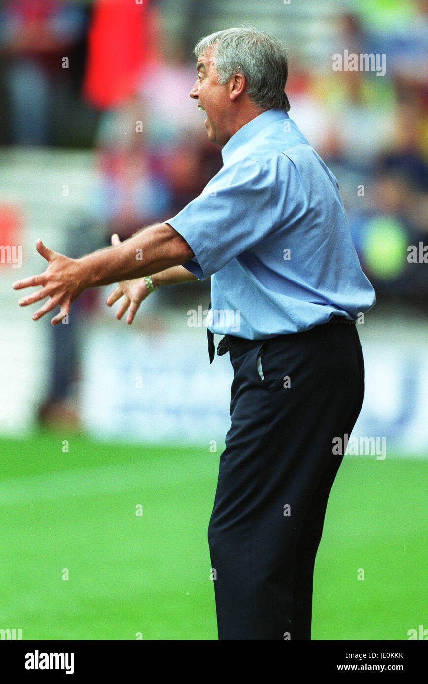 STAN TERNENT BURNLEY FC MANAGER Reebok Stadium Bolton Inghilterra 12 Agosto 2000 Foto Stock