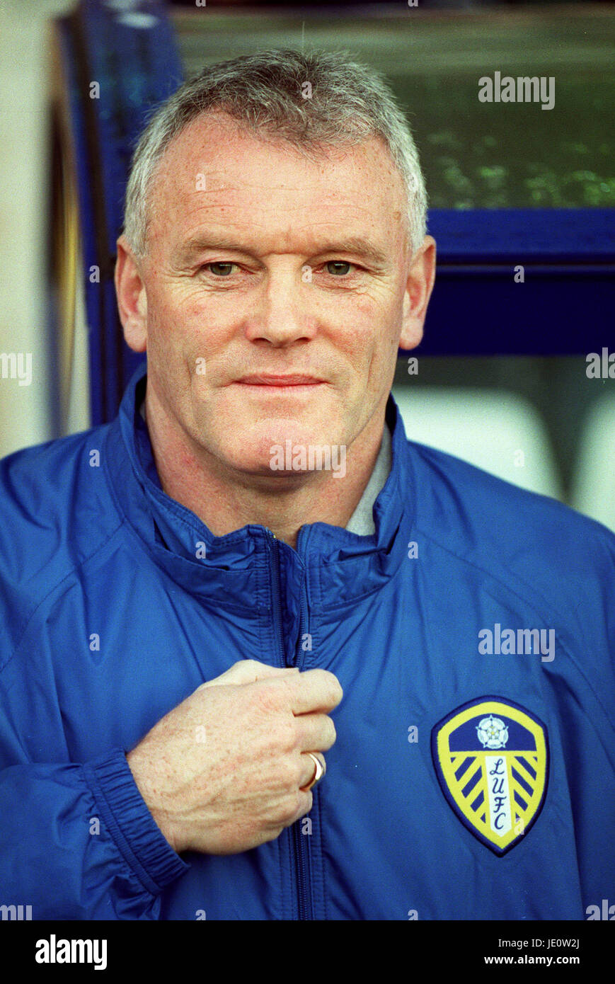 EDDIE GRAY LEEDS UNITED ASSISTANT MANAGER NOCCIOLA STREET LEICESTER Leicester Inghilterra 02 Dicembre 2000 Foto Stock