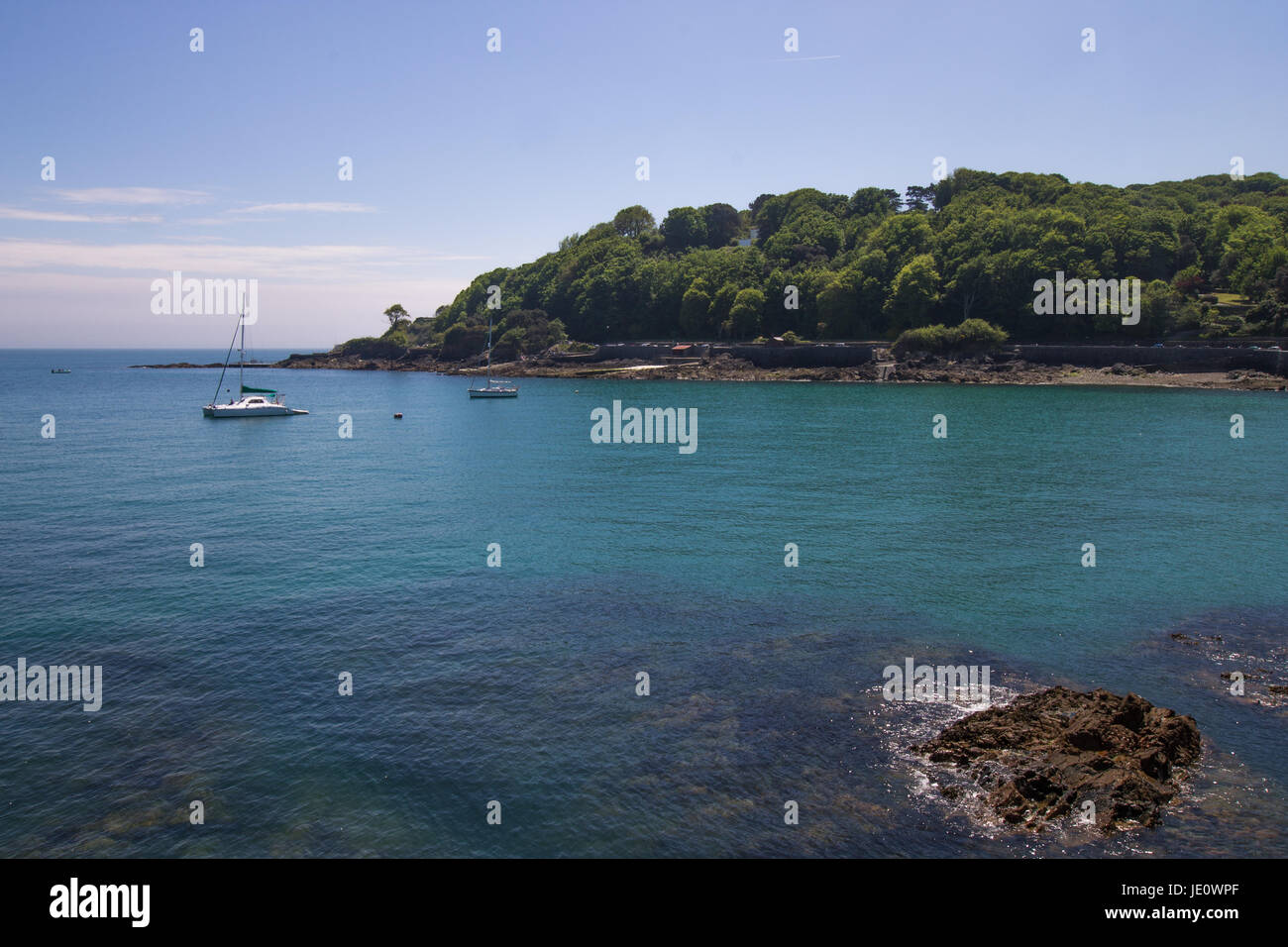 Yacht ormeggiati in havelet Bay, vicino a Saint peter port guernsey Foto Stock
