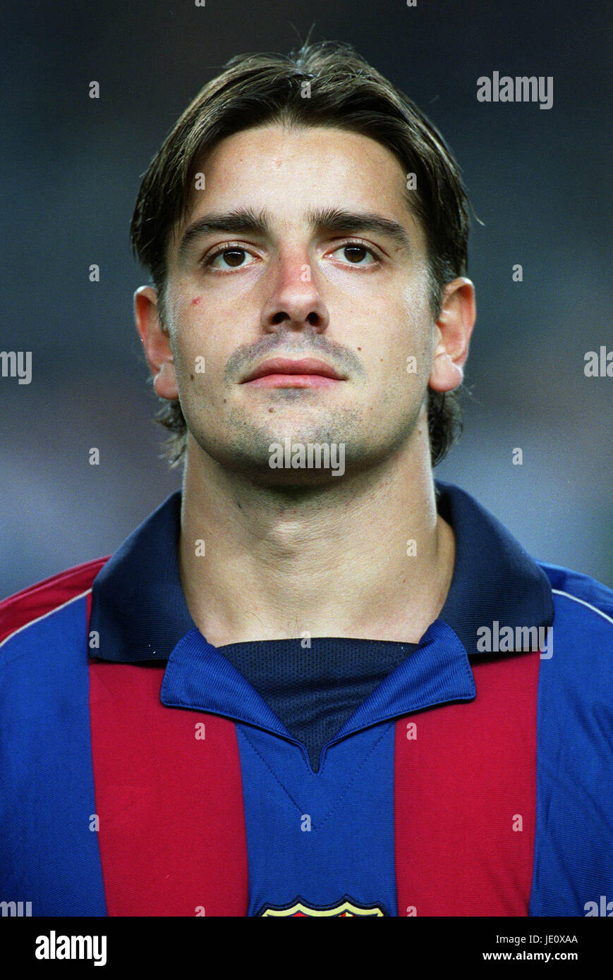 FRANCESCO COCO FC BARCELONA CAMP NOU BARCELONA 05 Dicembre 2001 Foto Stock