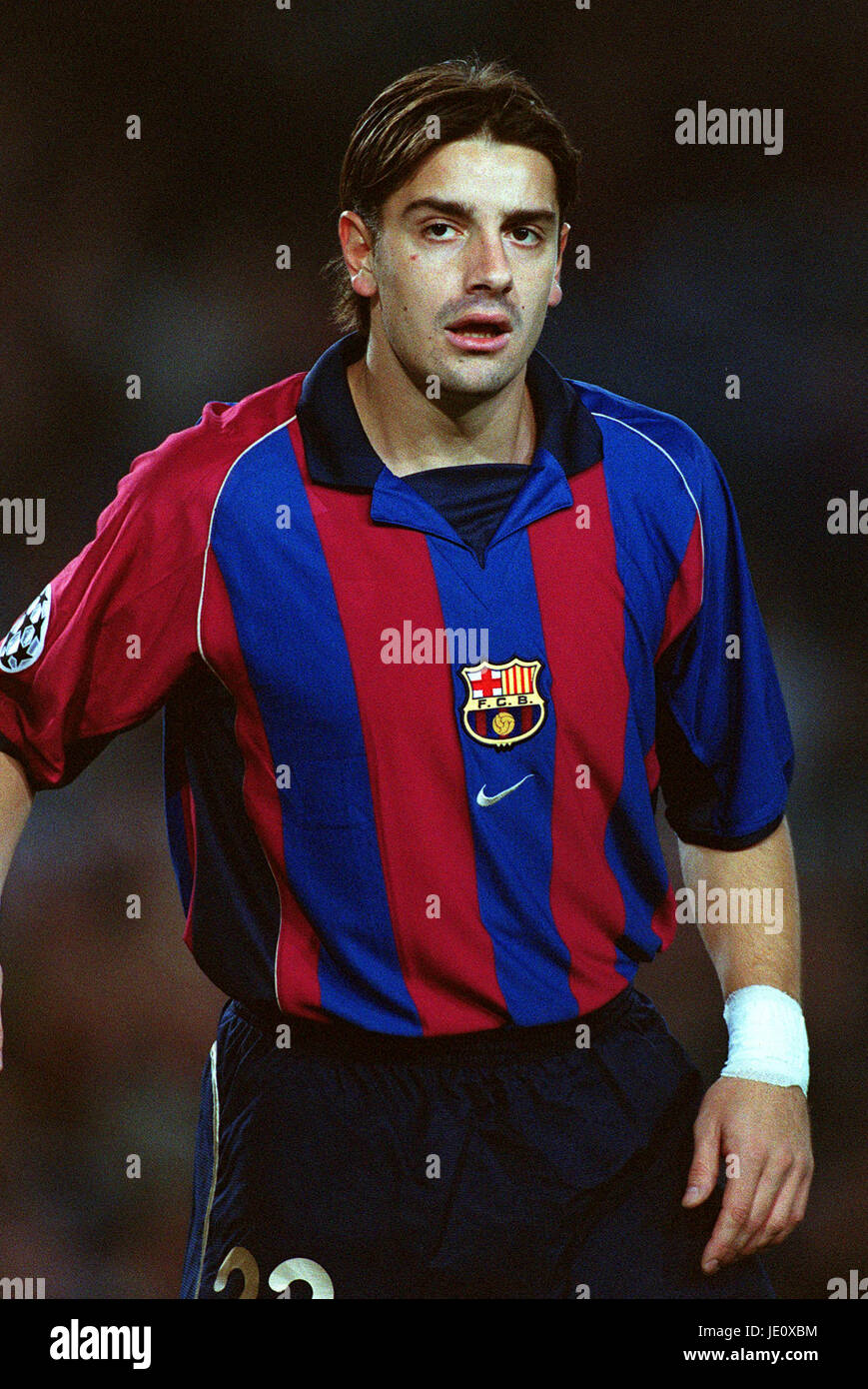 FRANCESCO COCO FC BARCELONA CAMP NOU BARCELONA 05 Dicembre 2001 Foto Stock